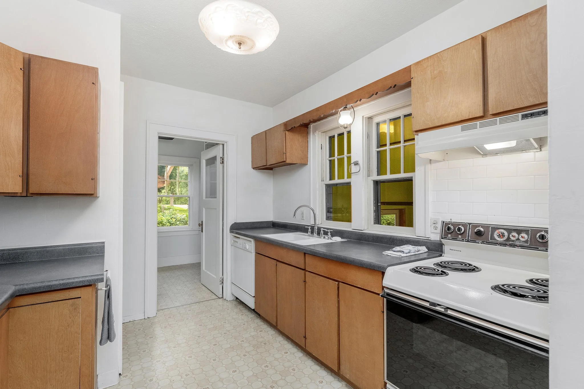 26-web-or-mls-124 Court St-043.jpg