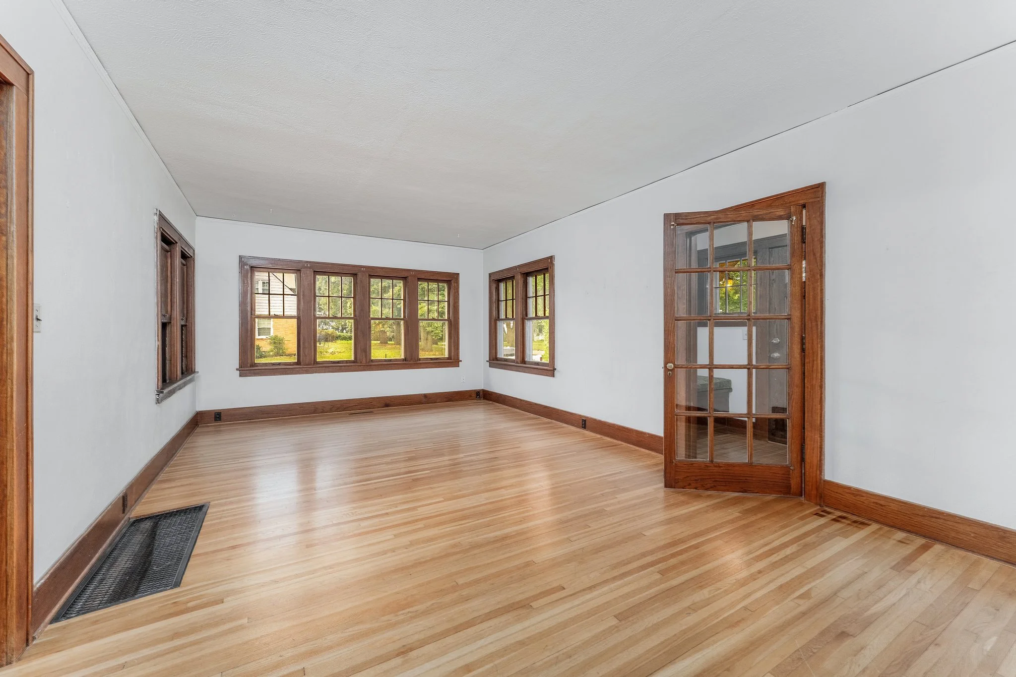 36-web-or-mls-124 Court St-066.jpg