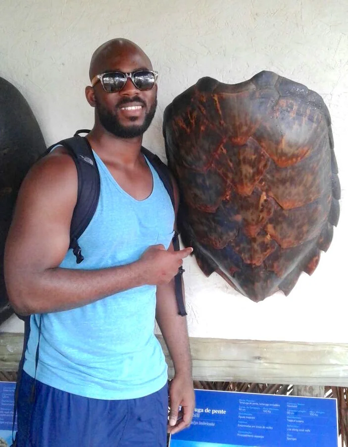 Adeolu-headshot.jpg