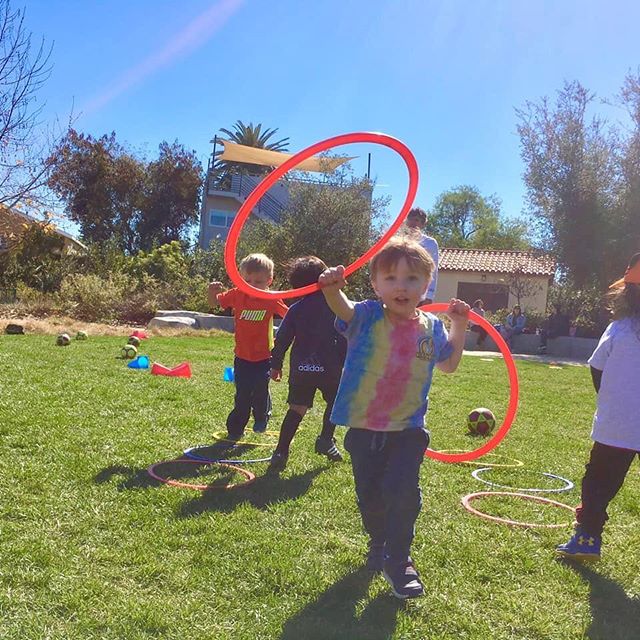 Just another day having fun in the sun ☀️ ⚽️
Spring season begins in April for ages 2-10. You can find more information &amp; sign up now on https://www.emergesoccer.com/register/spring-season
🤩⚽️