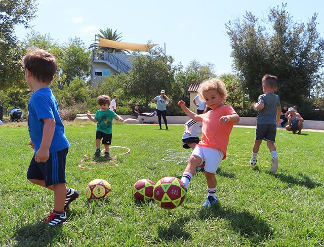 Hello Los Angeles Parents ⚽️
🔵 Our Fall Soccer Season is starting soon on October 12th for Ages 2 - 6 🤩
🔶To check our open classes &amp; reserve a spot please visit https://www.emergesoccer.com/register/fall