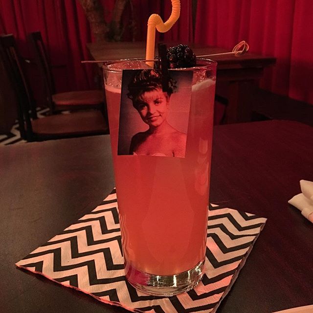 Enjoying a Laura Palmer at the Twin Peaks Roadhouse pop up on Melrose! Strawberry vodka and pink lemonade) She is the one! #twinpeaks #roadhouse #laurapalmer #sheryllee #davidlynch