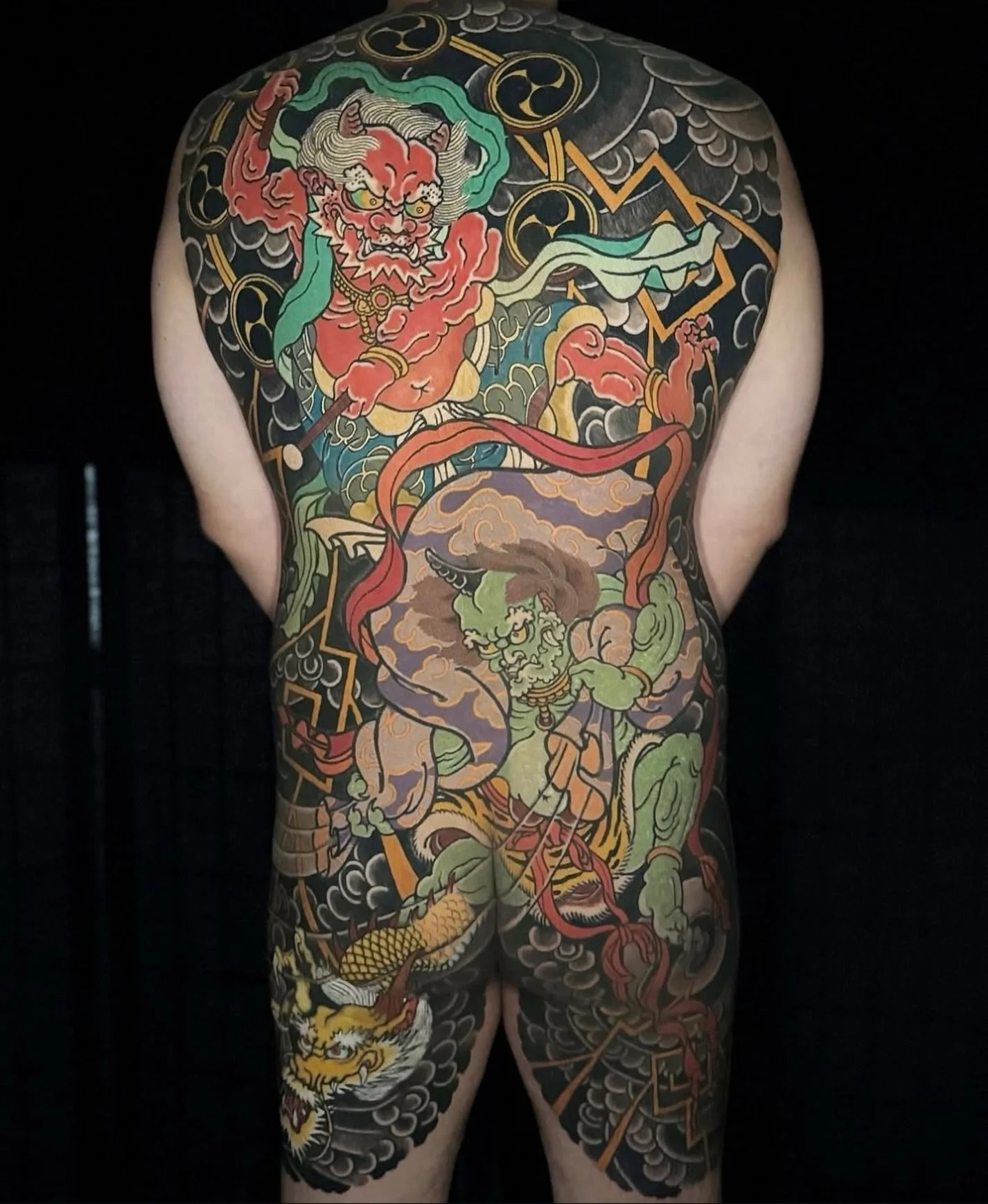 Fujin and Raijin Tebori back by Biee

@bieesaetang has his books open for tattoos Friday through Tuesday at his home base in Seattle 📍 

@bieesaetang will also be at @capcityclassictatcon this weekend June 12-14 in Sacramento, CA! Swing by for walk 