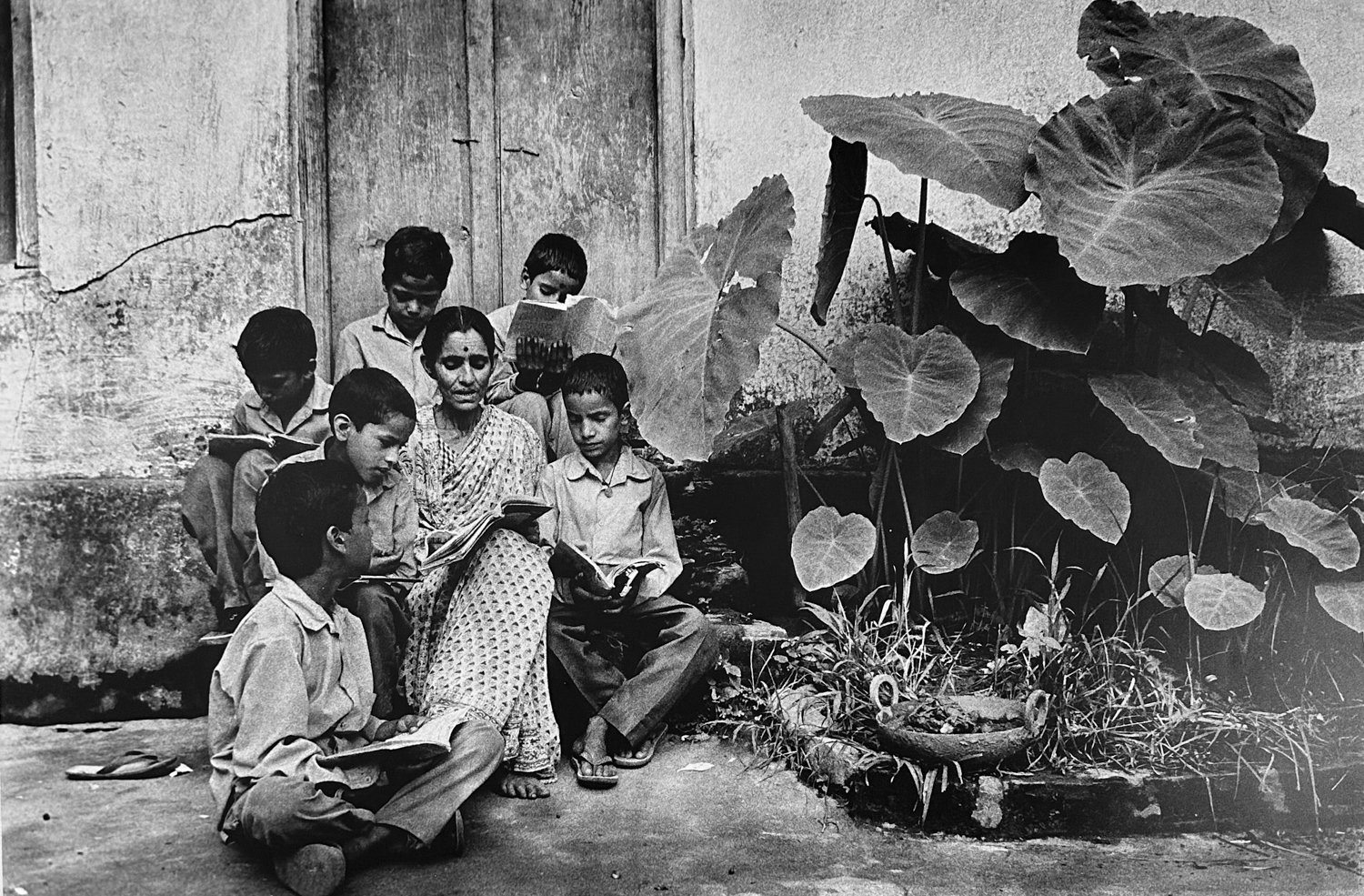  Pamela Singh,  Women of the Chipko Movement spinning wool carpets  from  Chikpo Tree Huggers of the Himalayas,  1994 