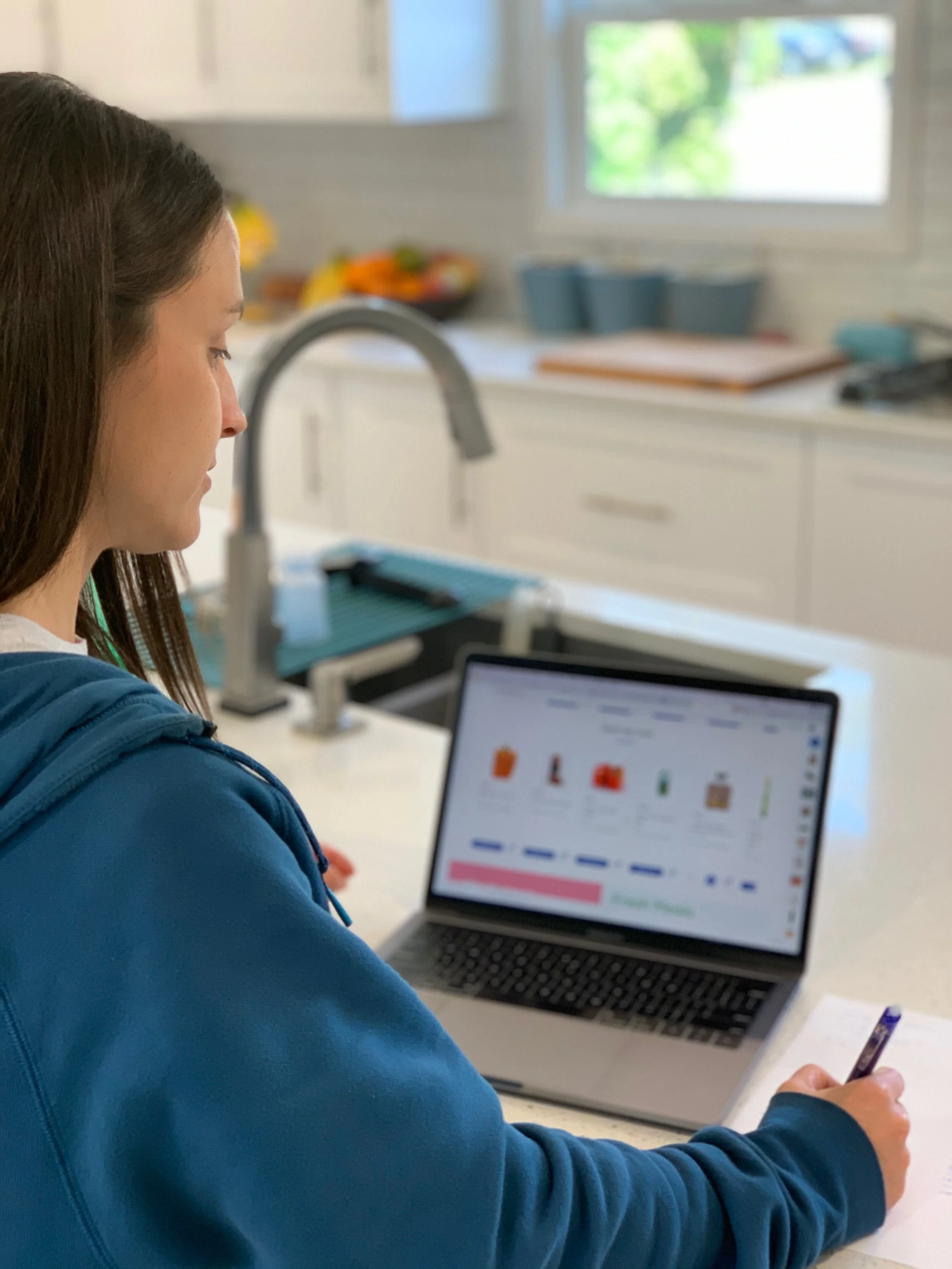 ARE YOU STRESS EATING?