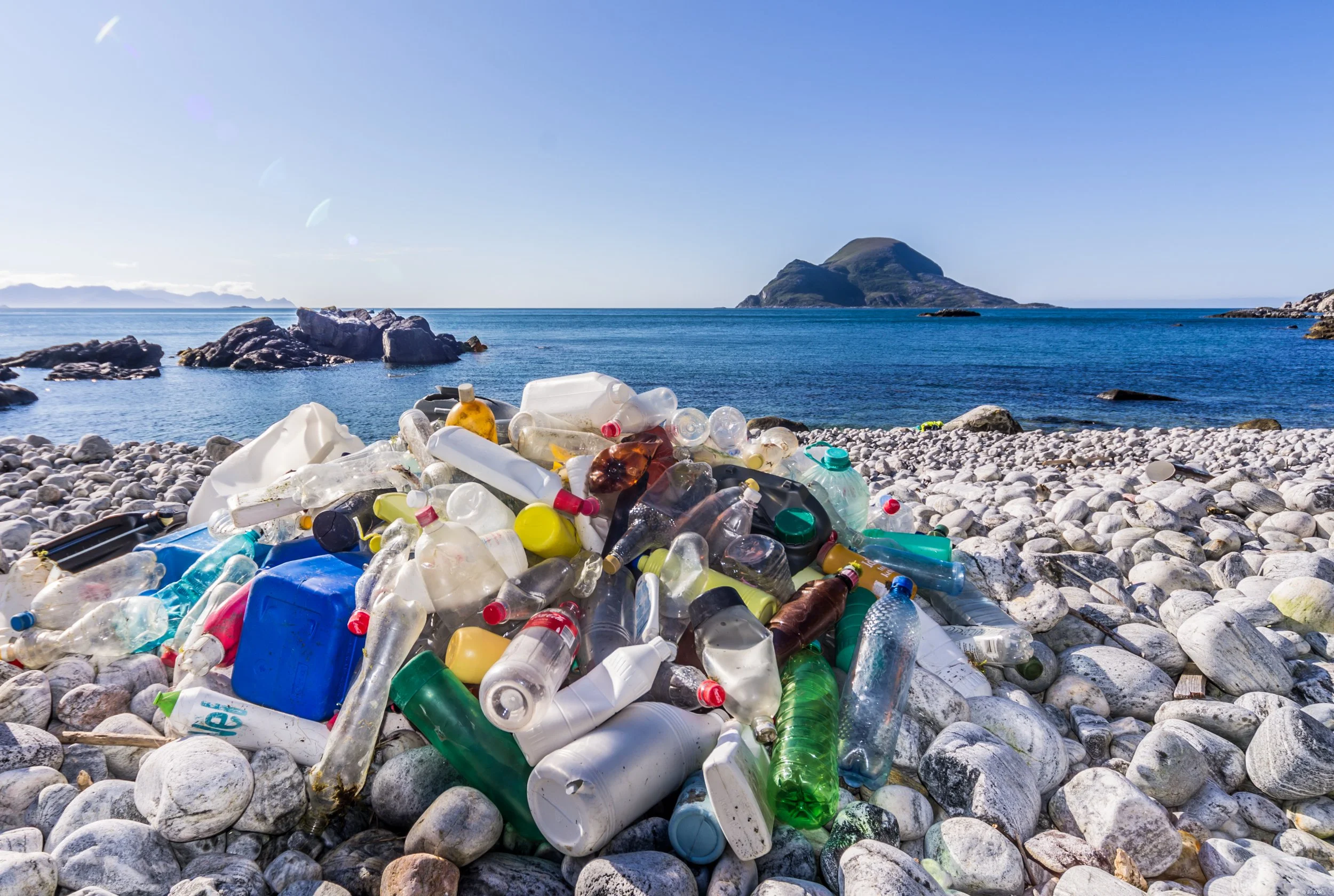  What's Right: 25 million kg of ocean plastic removed 