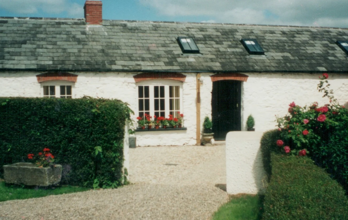 Adare Thatched Farmhouse & Stone Barn — Dream Stays