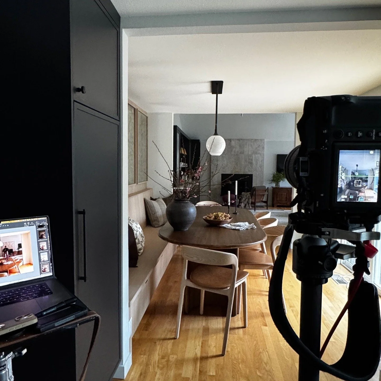 BTS at our Richmond Beach photoshoot 📸

While we wait for the final images, here&rsquo;s a little peek at what really goes into getting &ldquo;the shot.&rdquo; Think: all the schlepping, flower tweaking, stepping back&hellip; then moving everything 