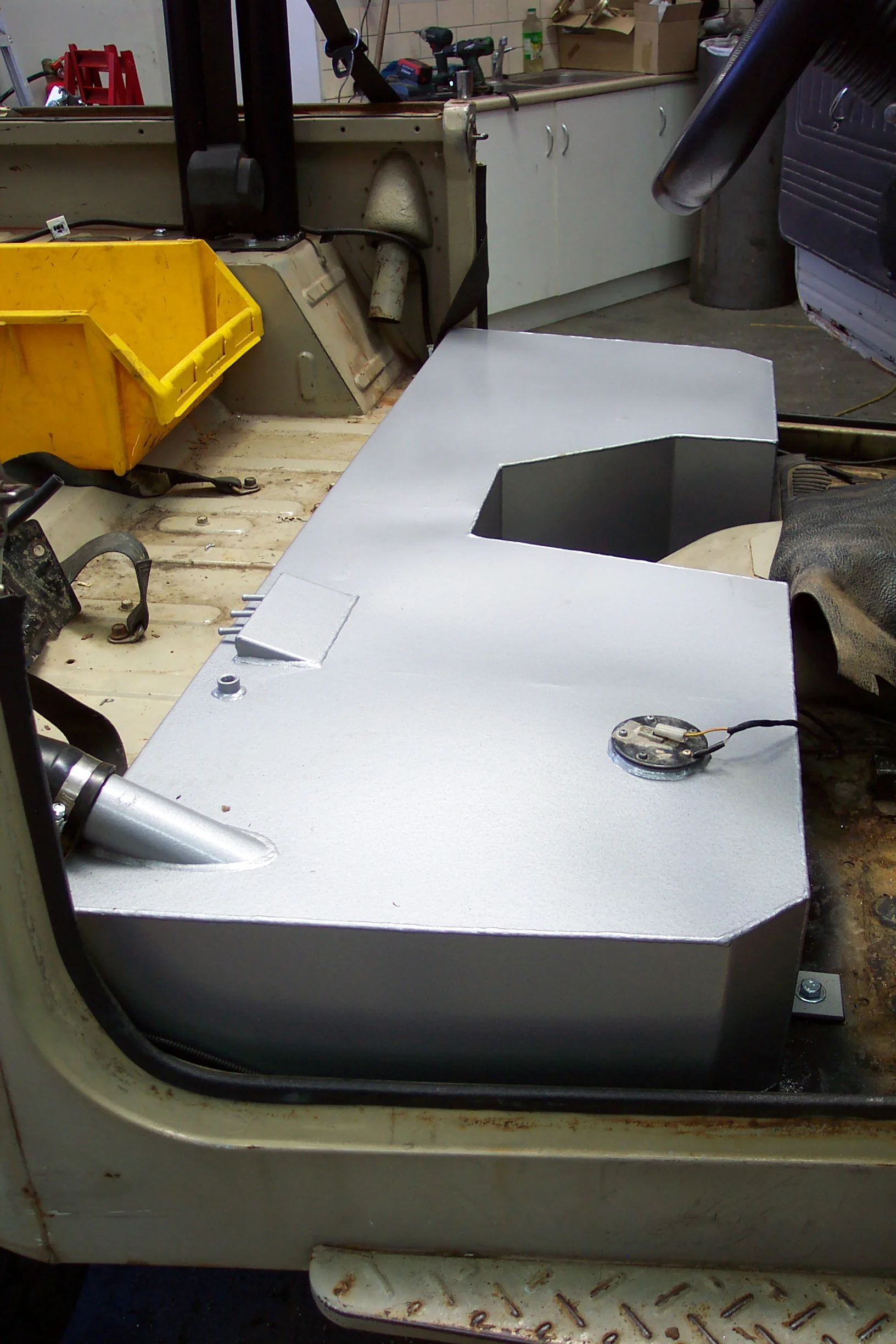 40 Series Extended Range Fuel Tanks — MOSLEY MOTORS