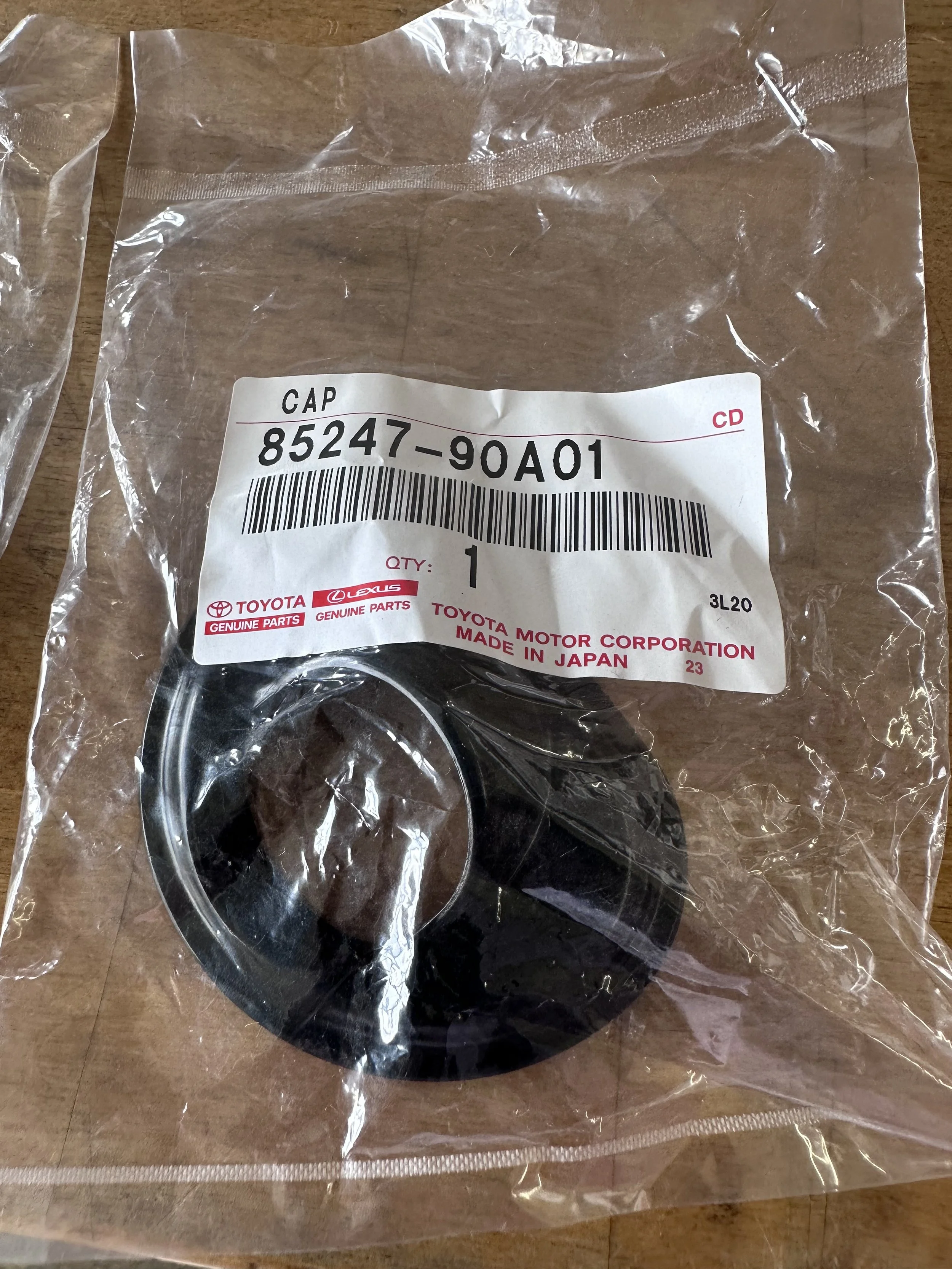Wiper Cap 85247-90A01.jpeg