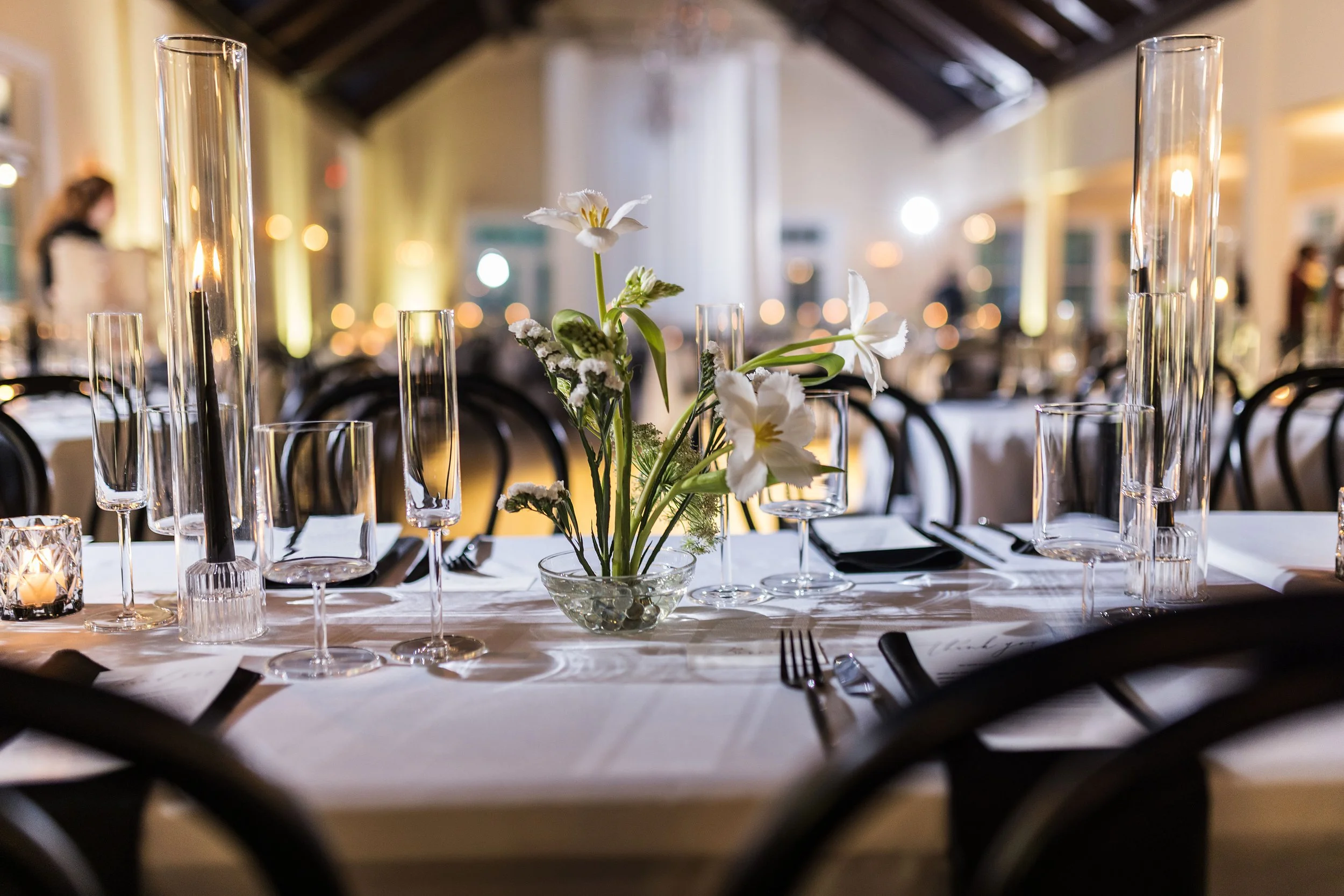 minimalist-white-centerpiece-womans-club-portsmouth-by-love-events.jpg.JPG