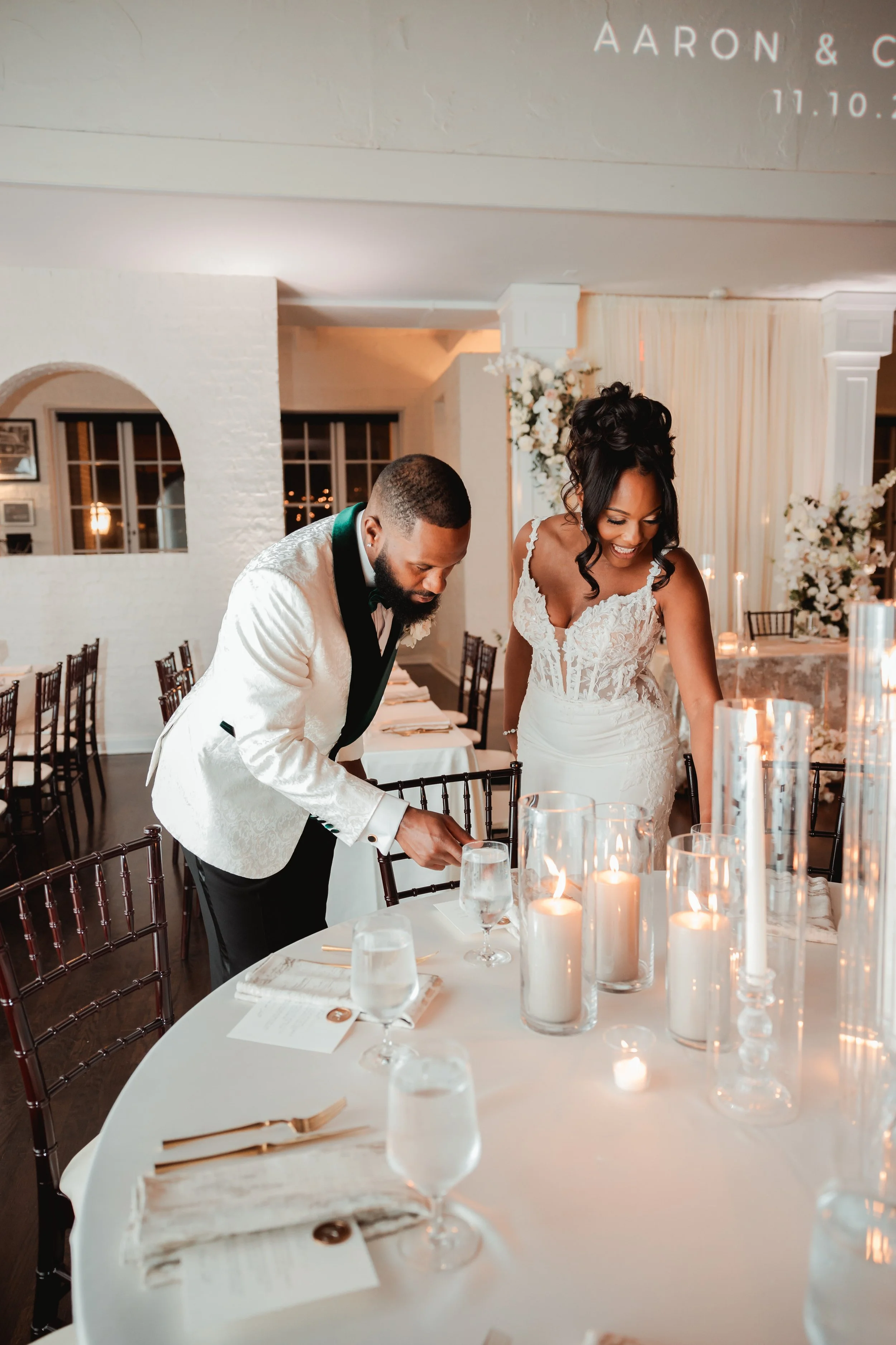 bride-groom-table-emerald-tux-historic-post-office-hampton-by-love-events.jpg.JPG
