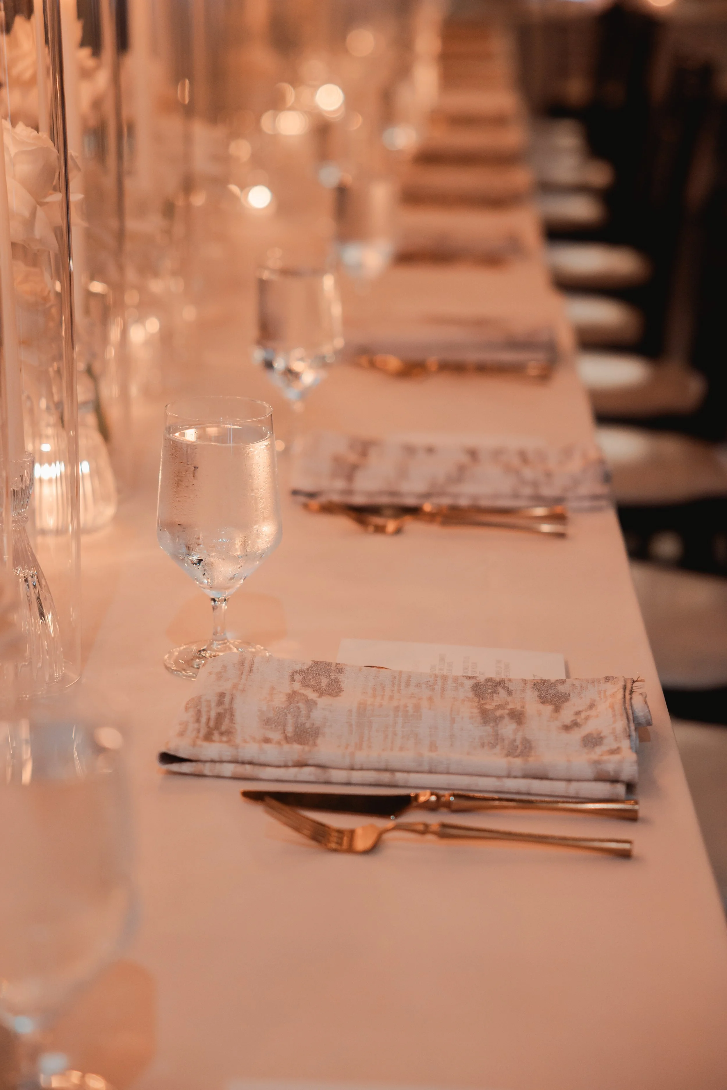 neutral-gold-place-settings-historic-post-office-hampton-by-love-events.jpg.JPG