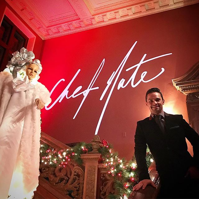 Grateful to work with Greystone Mansion and the City of Beverly Hills. Thanks for putting me up on the wall and hosing my chef demo. The Mansion looked beautiful thanks to @drchristmas1 .  Check out the 😇tree topper floating next to me 🎄😁 @greysto