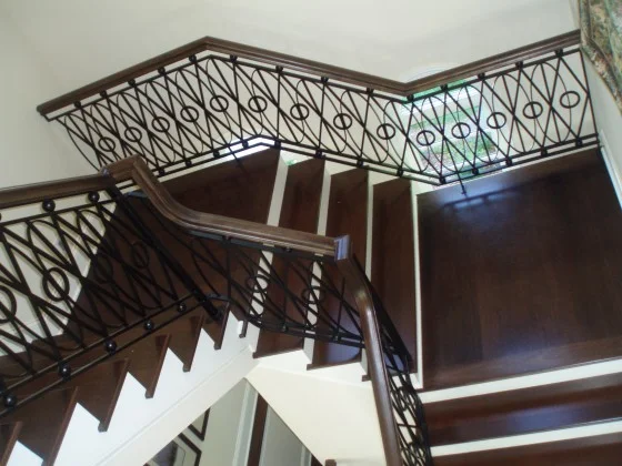 Vertical-Railings-22-560x420.jpg