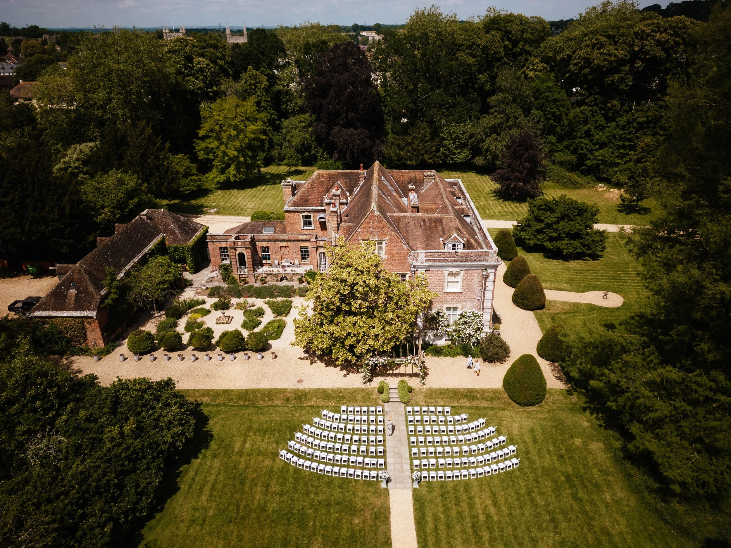Jemima & The Five performing at English Oak Vineyard