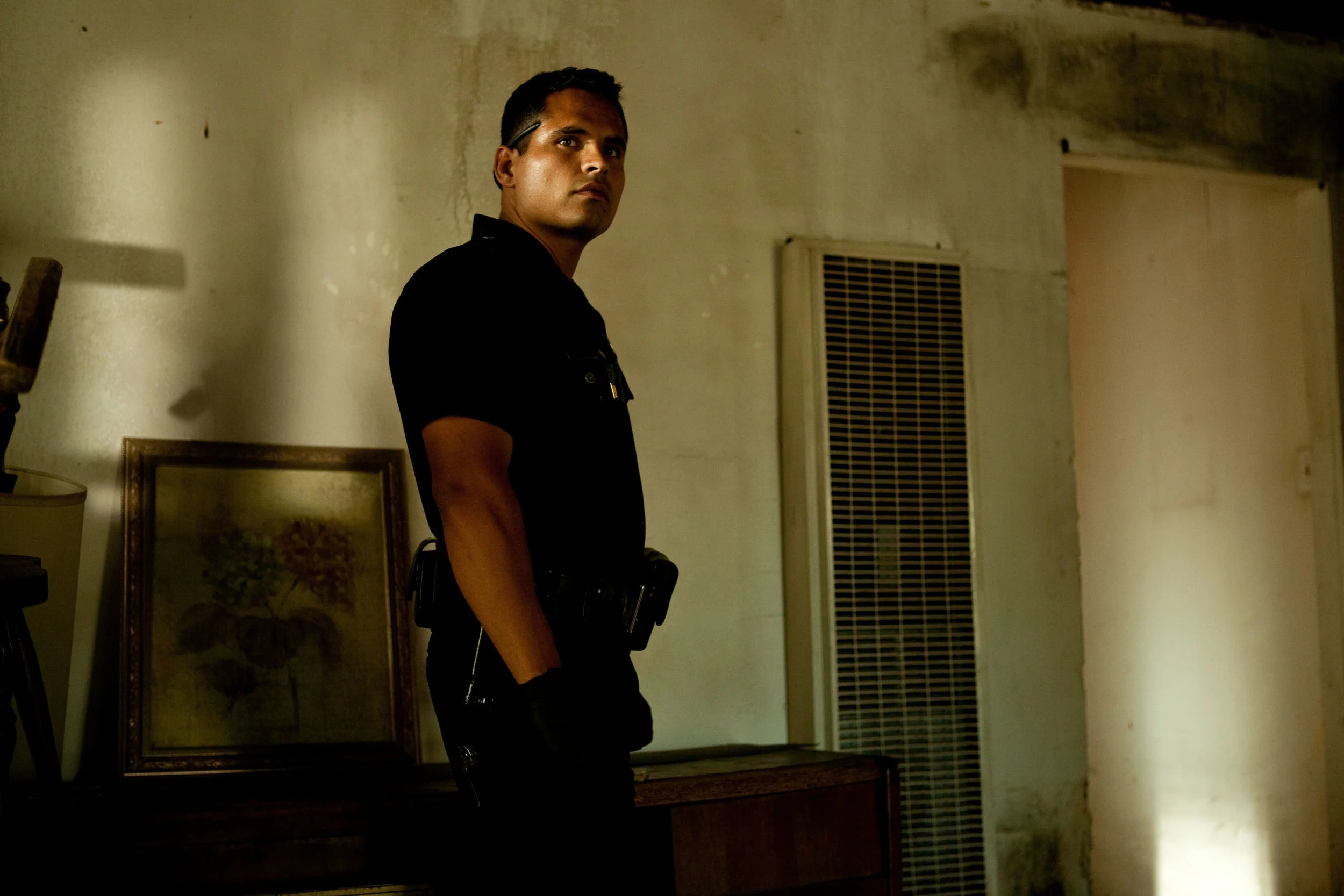 Michael-Pena-in-End-of-Watch.jpg