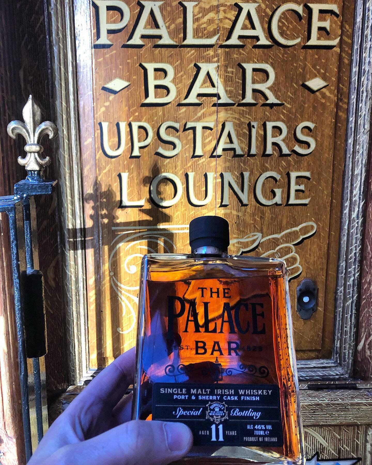 How cool. To commemorate 200 yrs serving Dublin Whiskey @thepalacebardublin has brought out their own unique bottling in collaboration with @dunvillesirishwhiskey .Definitely a great spot to try a St Patrick&rsquo;s day whiskey or any other time.🥃☘️