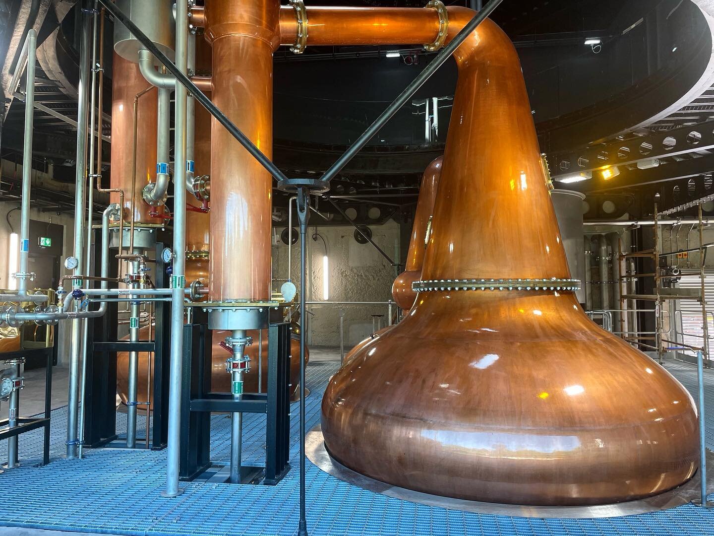 Fascinating to visit some of the newer distilleries in Ireland and witness the investment and scale involved.
Hard to believe in the 1980s Ireland had barely two distilleries open until John Teeling came along and started distilling whiskey at the Co