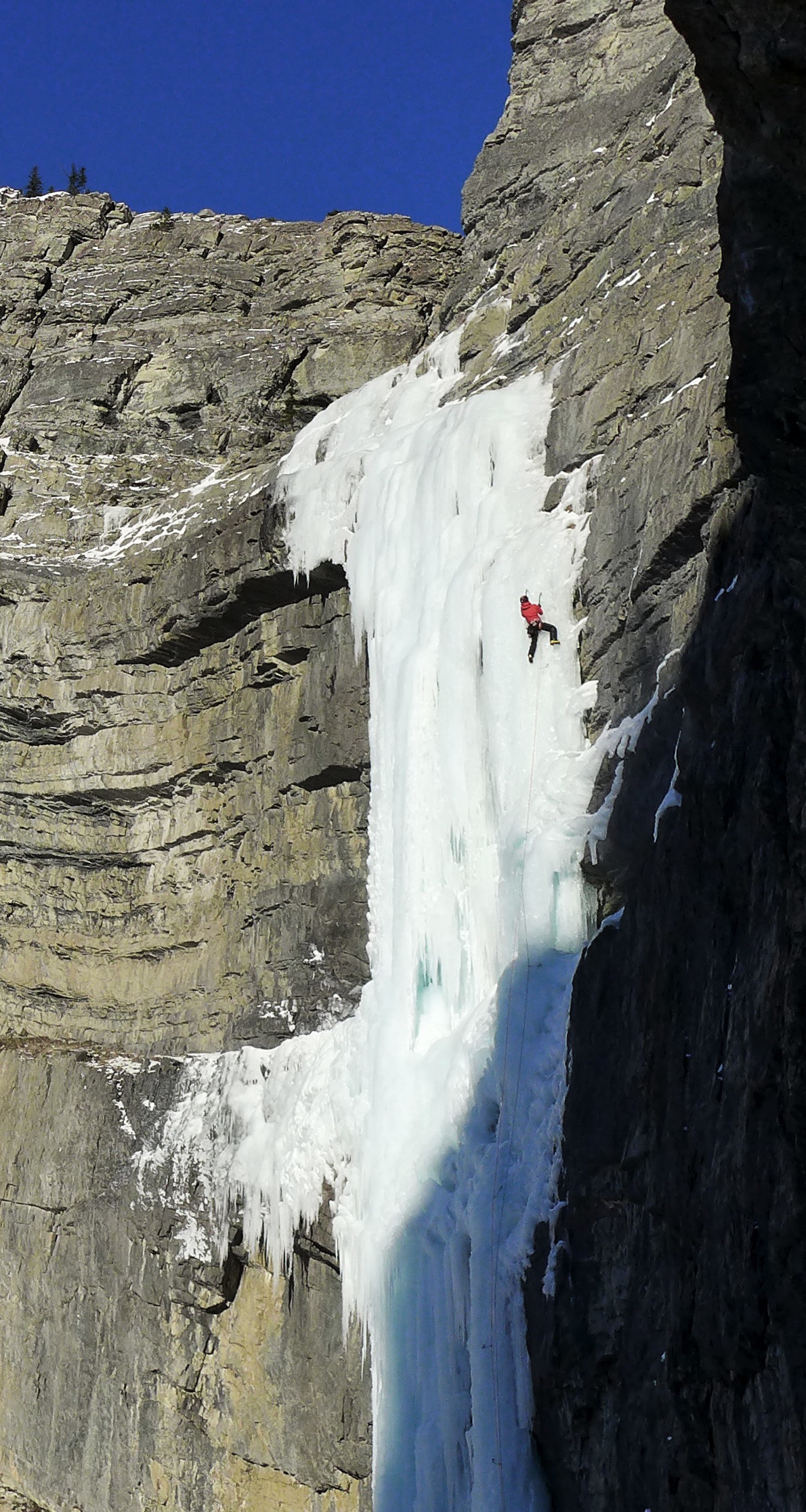 Heike_Schmitt_on_Oh_Le_Tabernac_Icefields_Parkway_Canada__picture_Matthias_Scherer.jpg