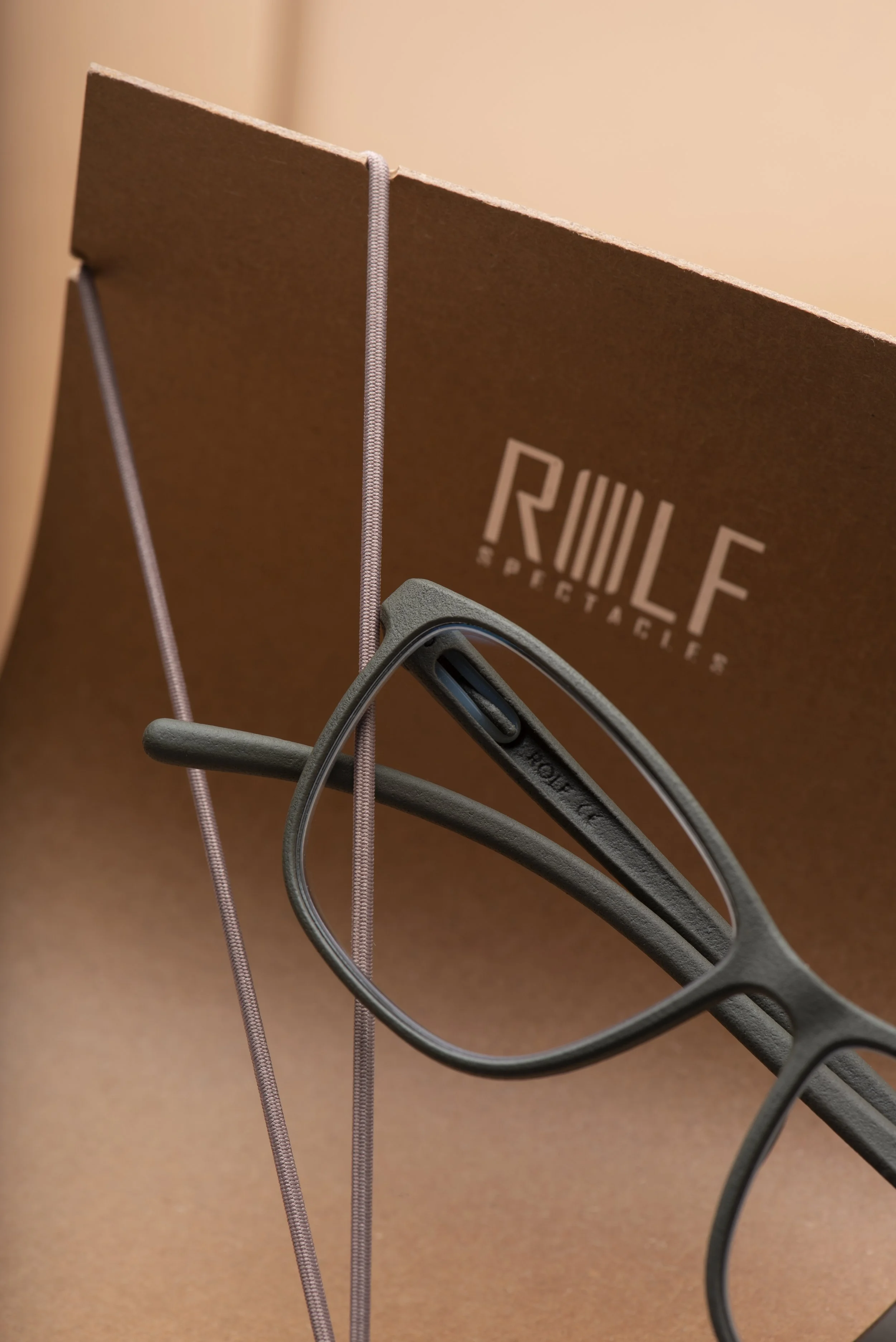 ROLF-substance-detail-browngrey.jpg
