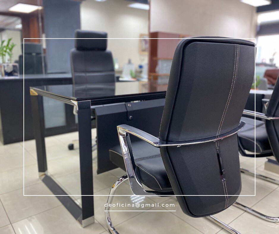 Mobiliarios D&rsquo;oficina. Sillones en piel modelo Sonoma + Escritorio DF-130 + Credenza mod. 2000. 

#doficina #mueblesdeoficina #furniture #office #officefurniture #officedesign #oficina #escritorio #ejecutivo #credenza #mobiliario