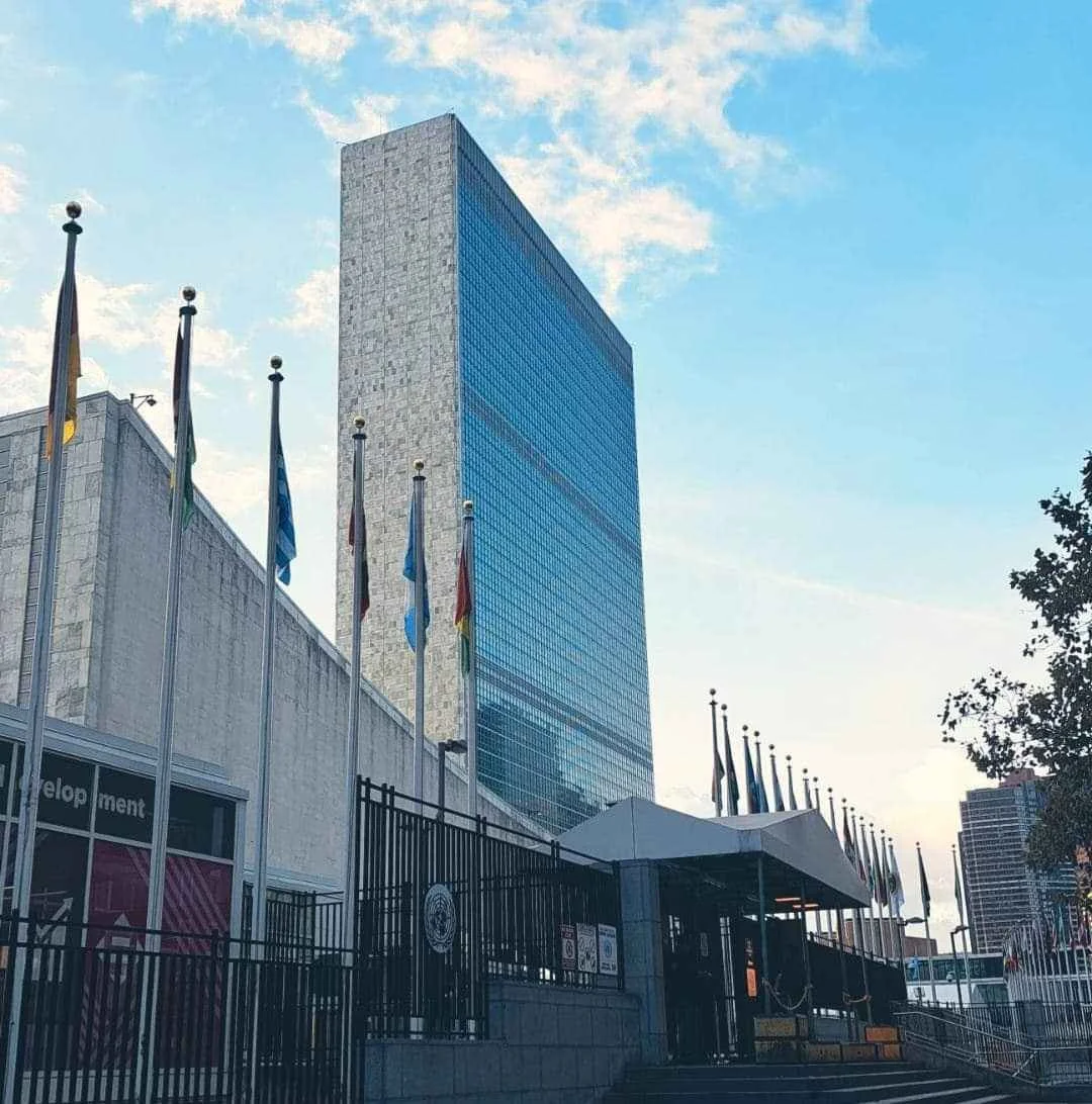 På besök i FN-skrapan i New York för att prata om hållbar utveckling och spel