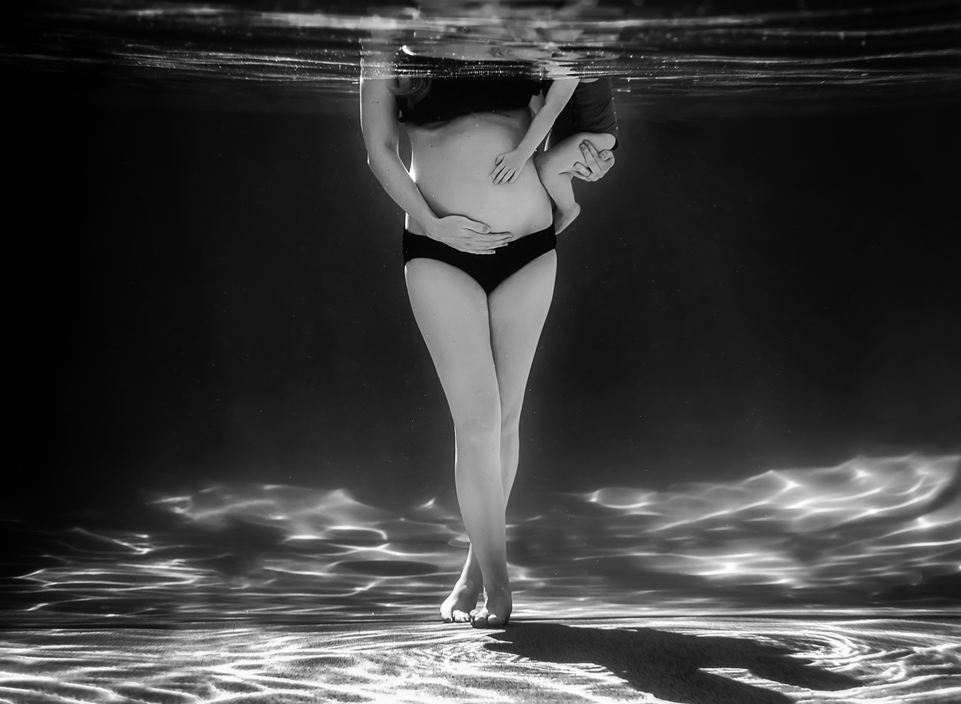 Longwood-Underwater-Maternity-Self-Erika-Reiner-Photography2 (11 of 11).jpg