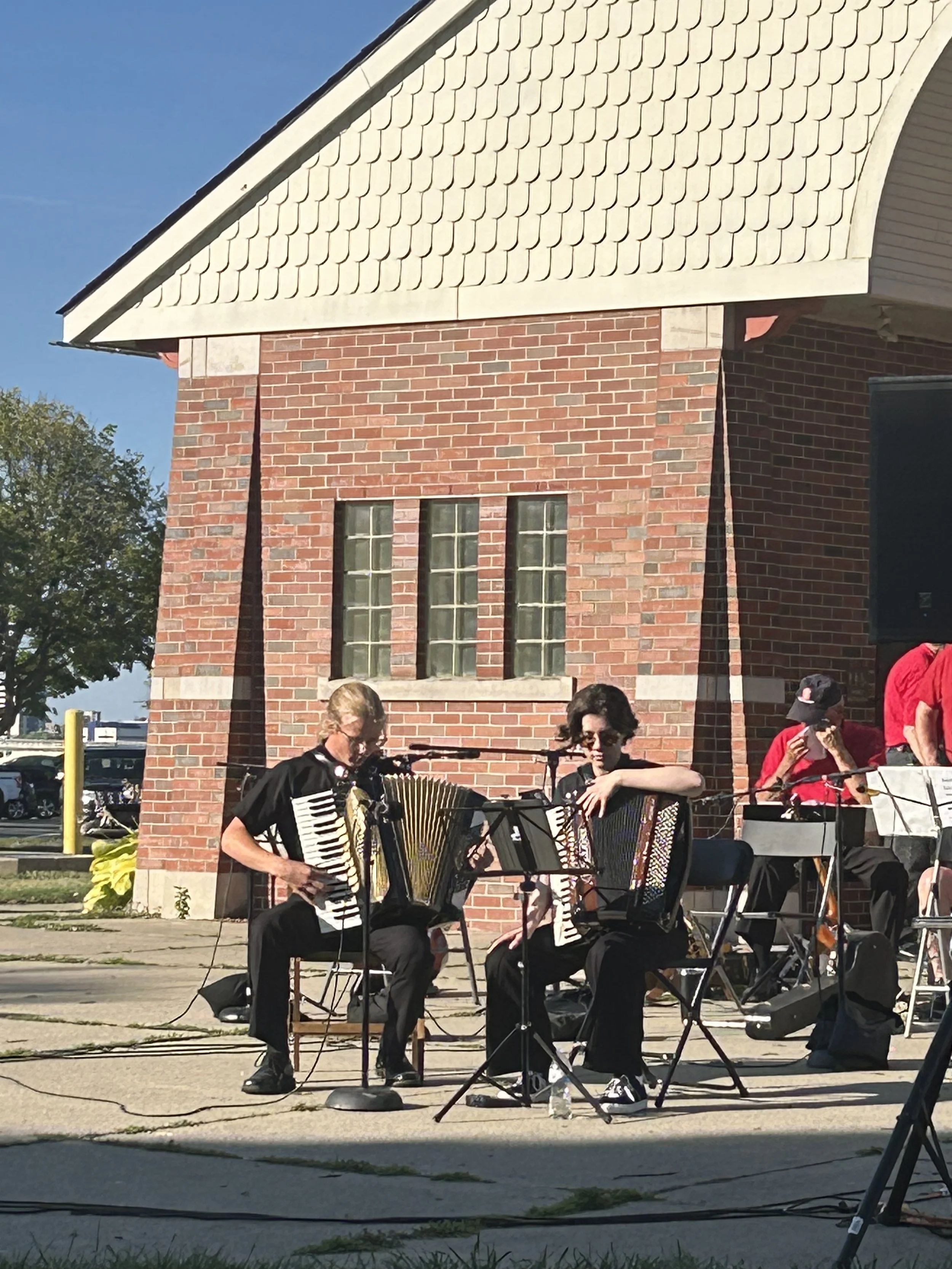 Accordions at Sunset Point.jpeg