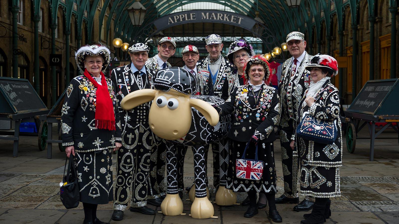 pearly shaun with kings and queens.jpg