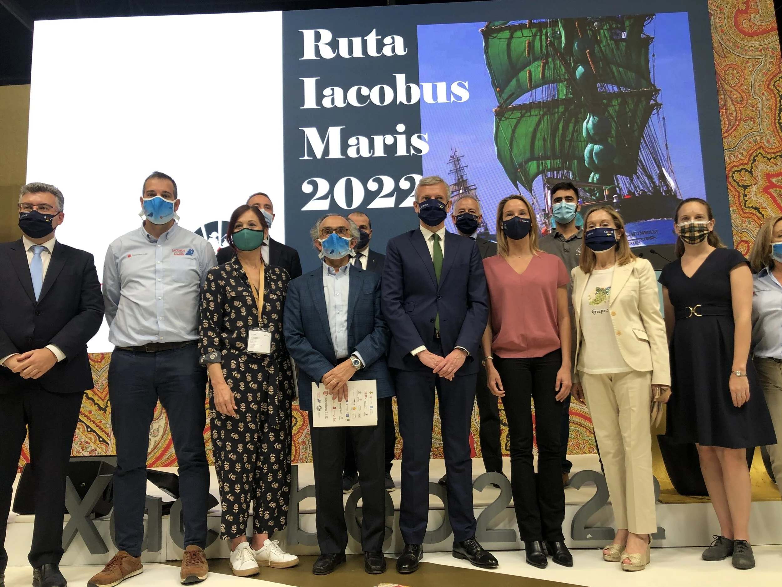  Foto de familia tras la presentación. 