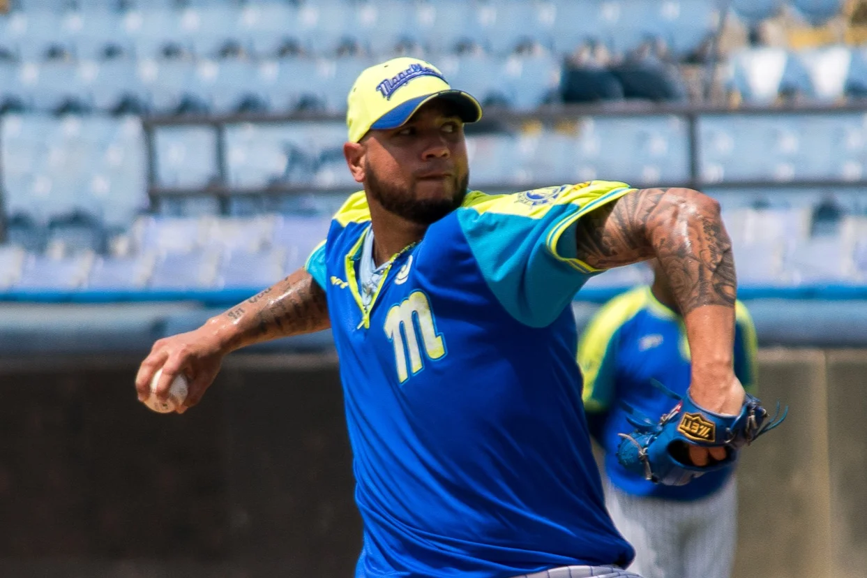 Top Rotator Cuff Exercises & Stretches for Strengthening