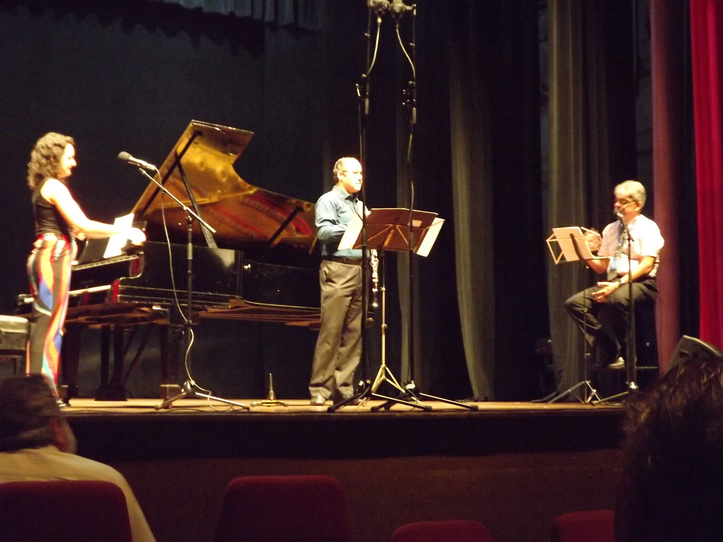 Live concert at Dulcina's Theater broadcasted by the Rádio MEC