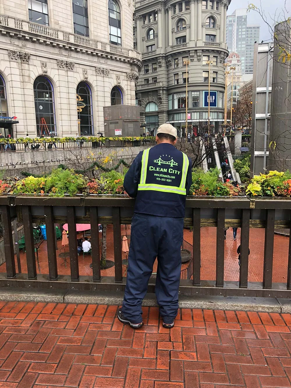 Hallidie-Plaza.jpg