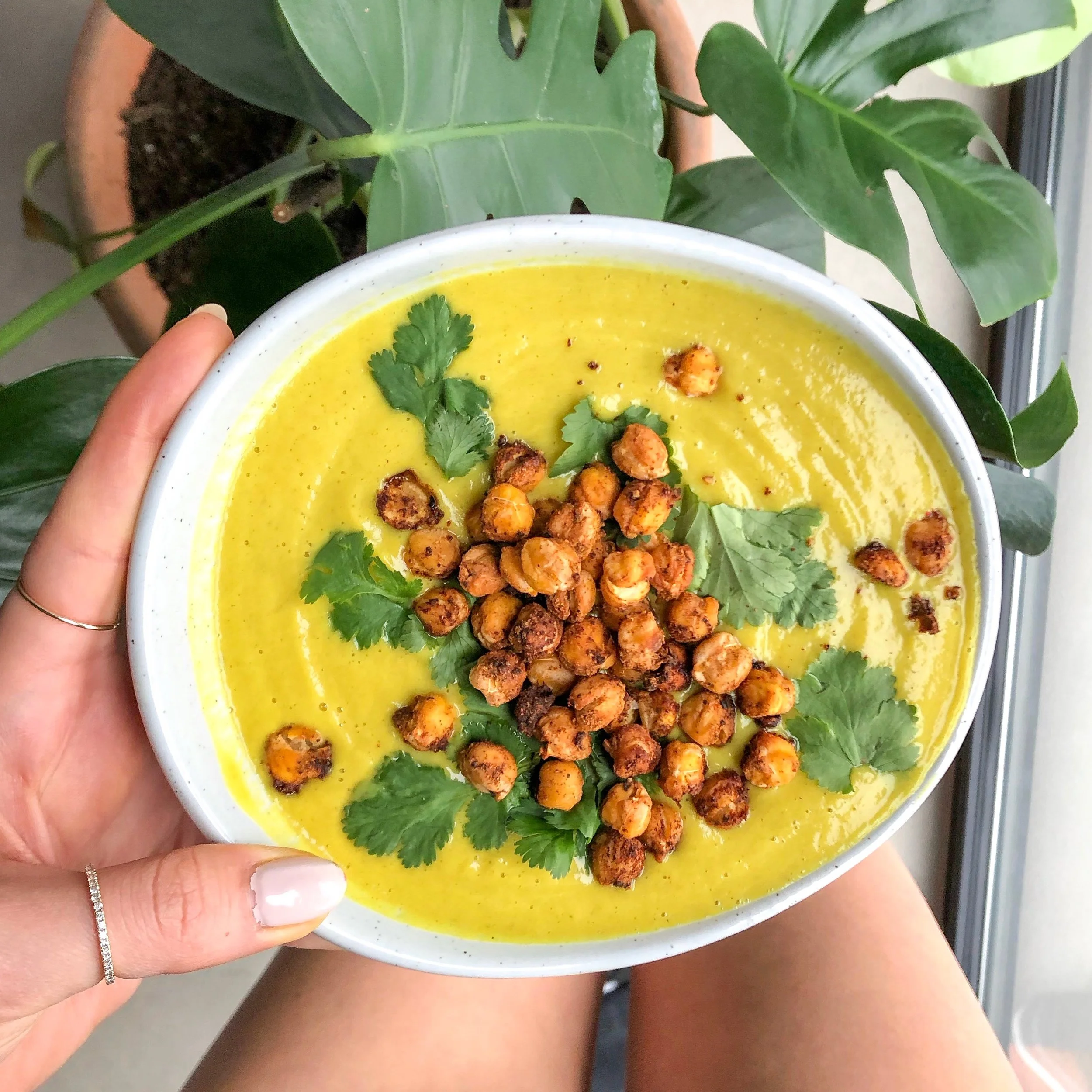 Golden Turmeric Cauliflower Soup 