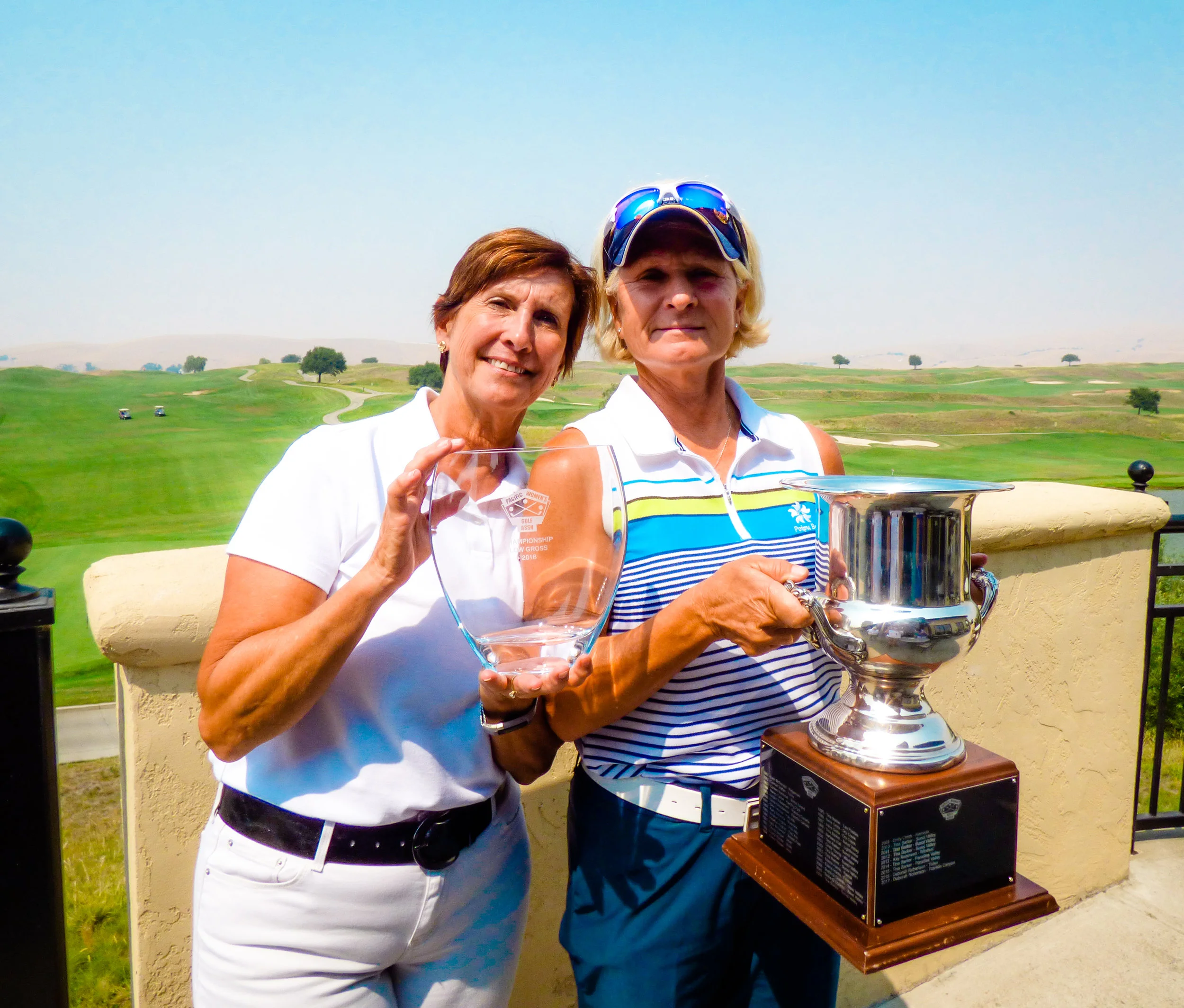 From left to right: Lynn Harvey, PWGA President, and Cindy Aafedt, PWGA Open 2018 Winner