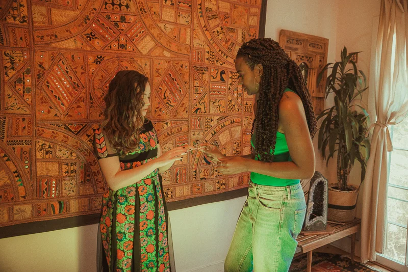 Talent: Mary Mouser Wardobe Stylist: Lauren Taylor