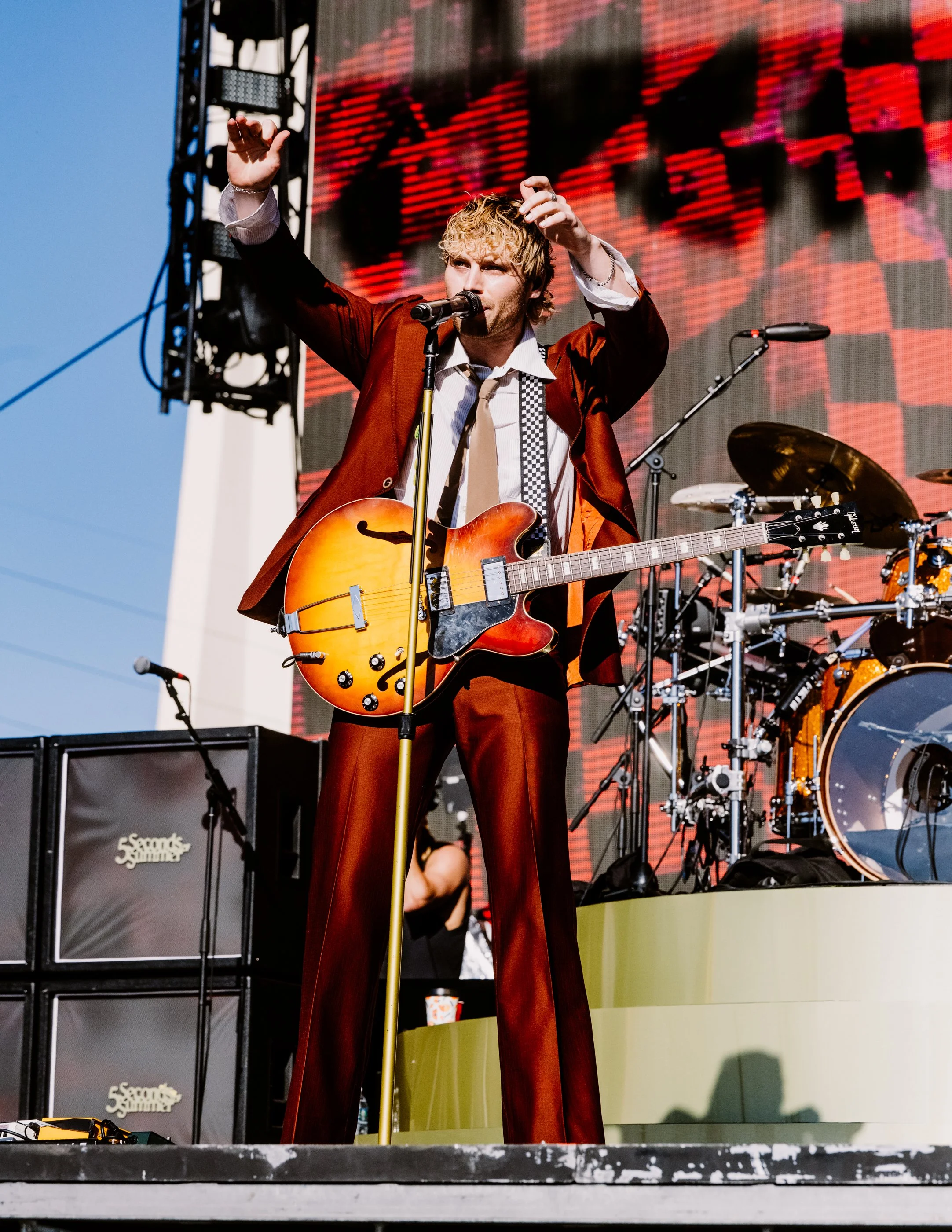 5 Seconds of Summer WWWYF23-1.jpg