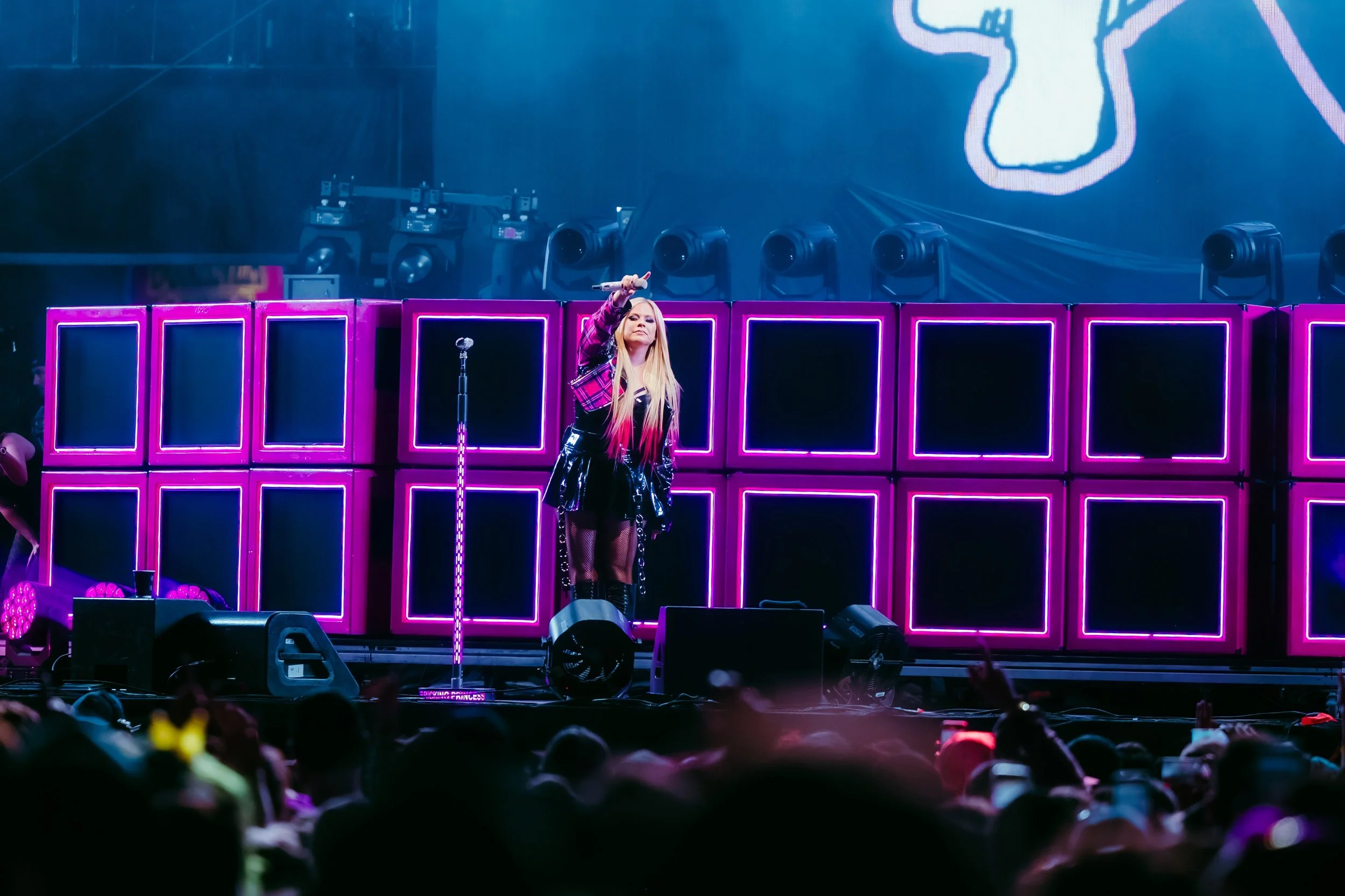 Avril WWWYF25-13.jpeg