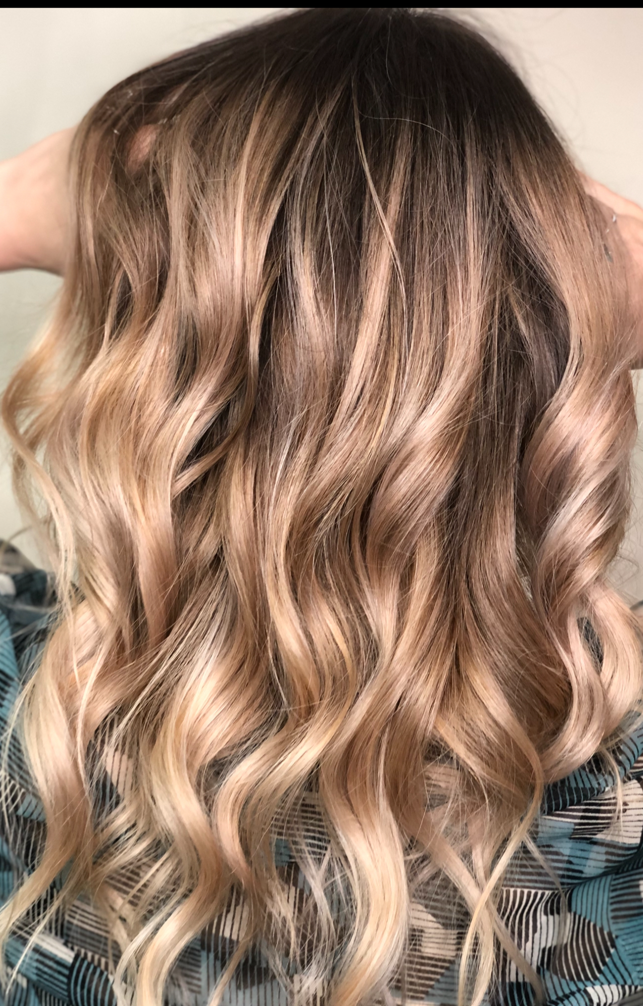 Beige dimensional blonde
