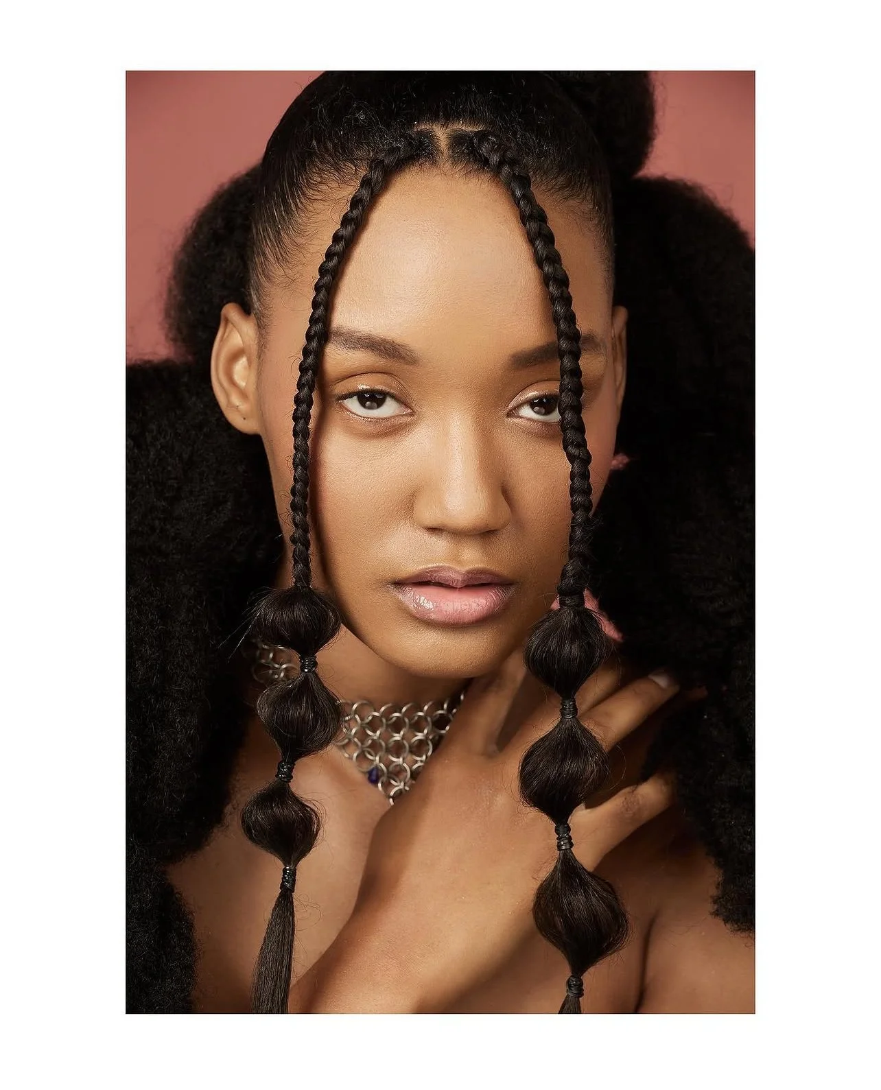 Textured editorial curls by Kanika Styles