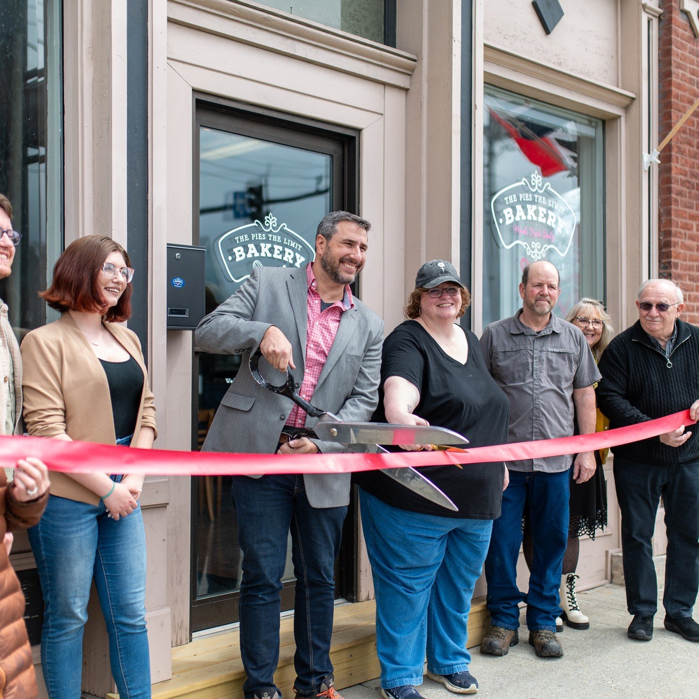 Feature Friday: The Pies the Limit Bakery!

thepiesthelimitbakeryvt is a specialty bakery located in the heart of @downtownrutland. The new retail location opened this week on Wednesday, May 1st, and sold out three times on the same day! We are very 