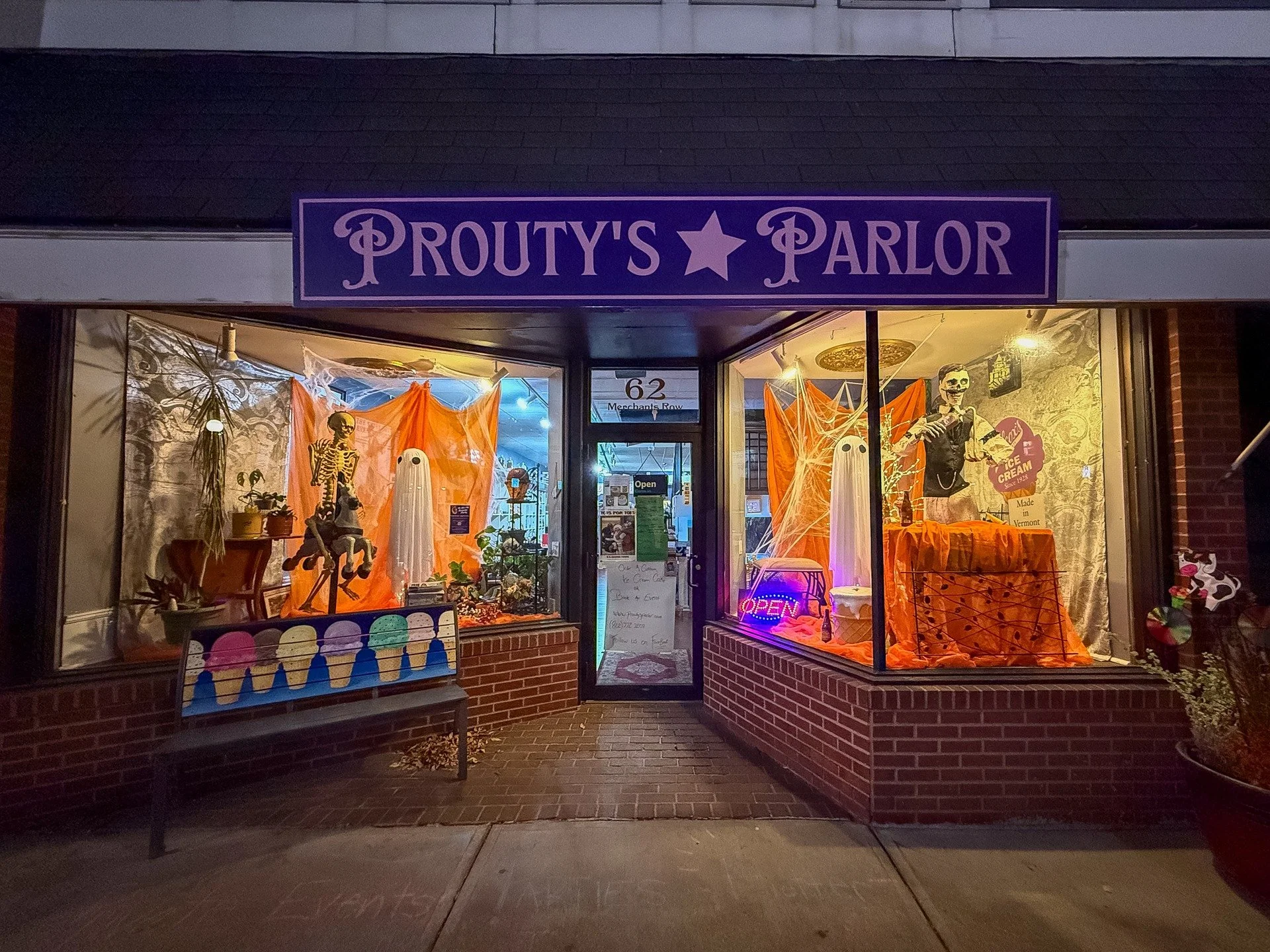 Freaky Friday, Part One: Halloween Window Display Contest!

We're embracing the fall season in Downtown Rutland, Vermont, with our new Halloween Window Display Contest! Local merchants and organizations are transforming their windows with spooky and 