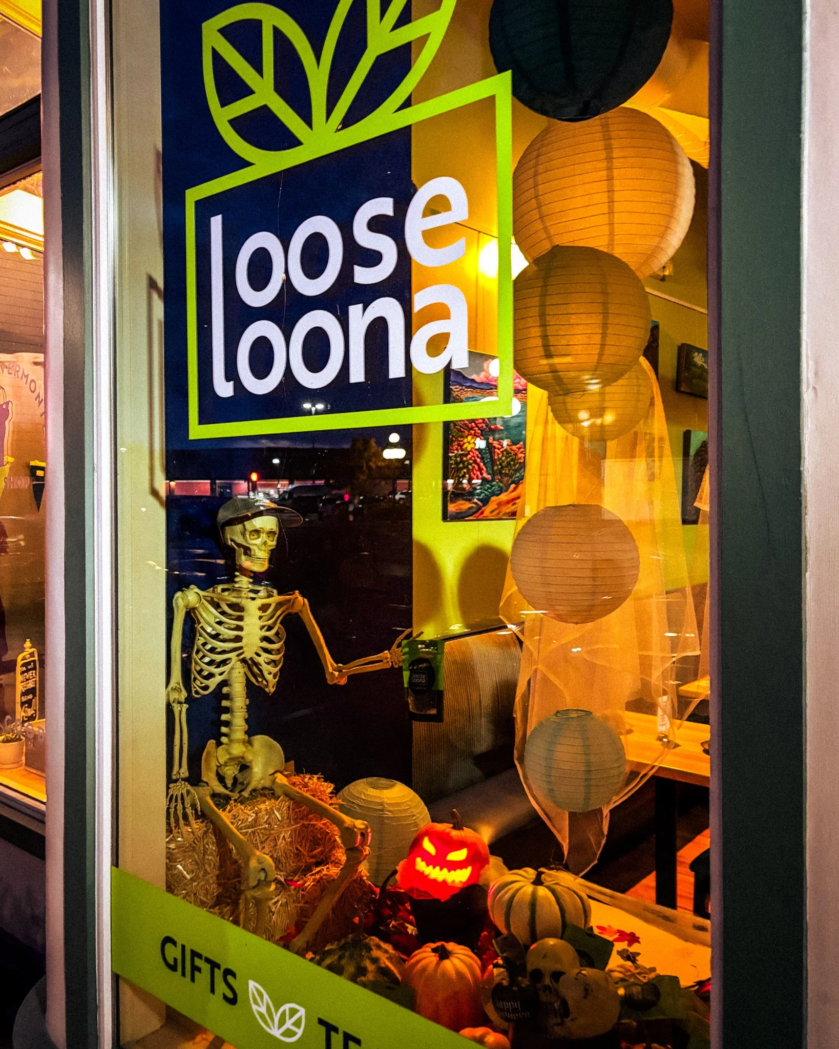 Loose Loona, 11 Center Street