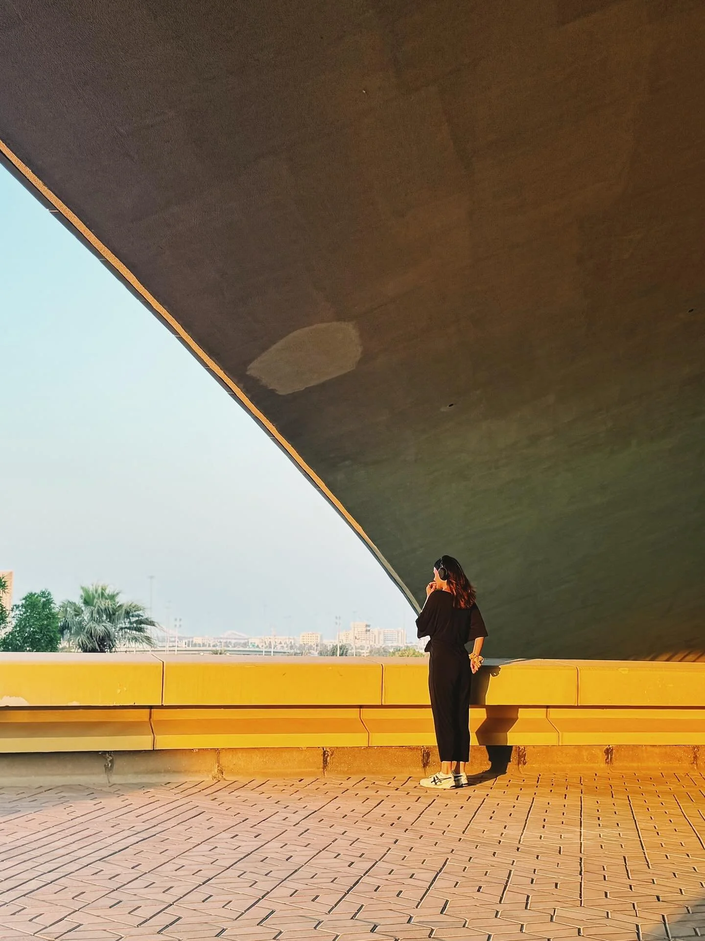 Balcony season is here!
Does taking a call while watching the sunset on the Grand Mosque improve quality of life? Yes it does.