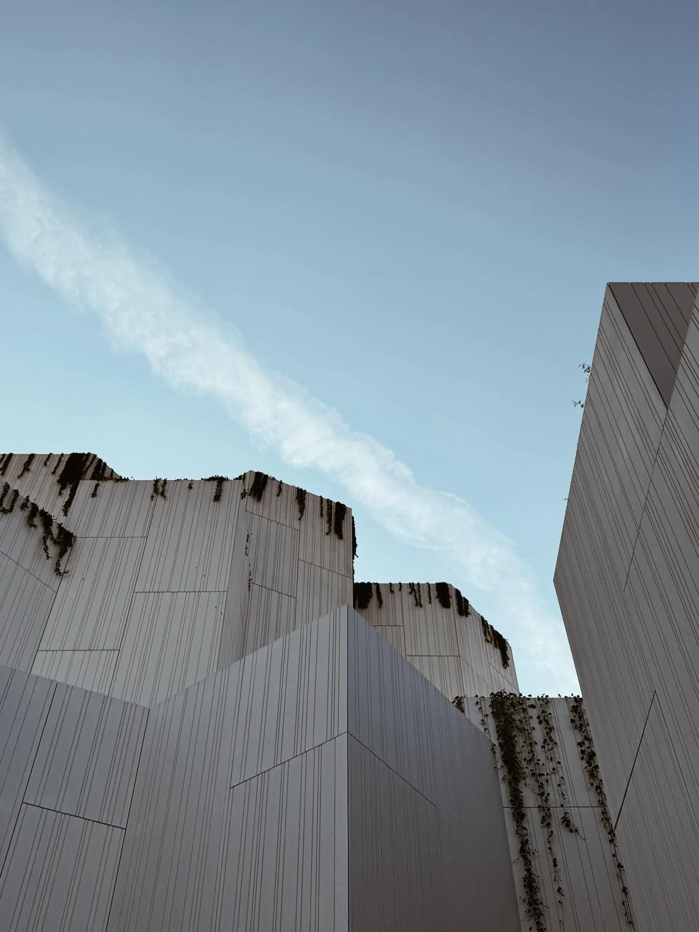 Another amazing destination/building/story added to Abu Dhabi&rsquo;s pocket and a uch a stunning building @mecanoo_