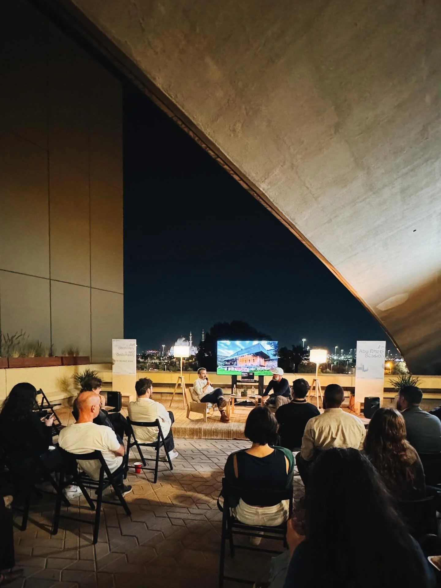 Balcony season is back and we&rsquo;ve got 2 thoughts to sprinkle on your brain from last nights Abu Dhabi Session with @hwahl_la :
1. Not all projects can be done with excellence, some require absolute mastery. 
2. Success isn&rsquo;t just about sca