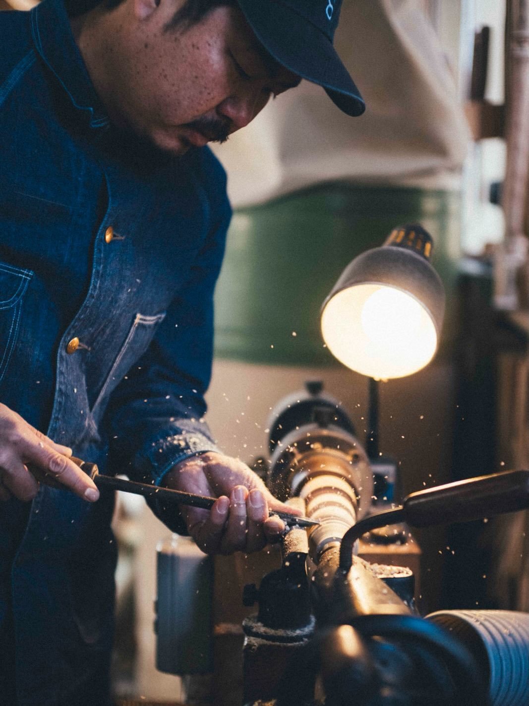 Hearing the wood talk.
There&rsquo;s a blog post coming about this, but for now we&rsquo;ve got the photos and the experience of @hikimonojo639 workshop, the sawdust, the blades and lathes and the idea of dedication to a craft and a process. 
You don