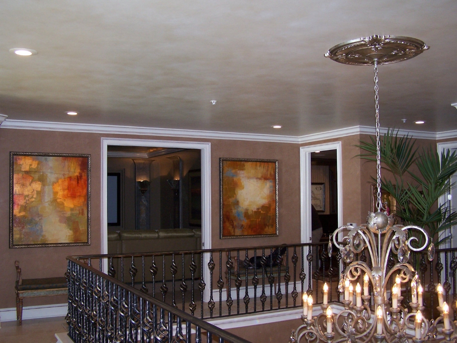  The ceiling has a decorative glaze &amp; the walls are Venetian Plaster. 