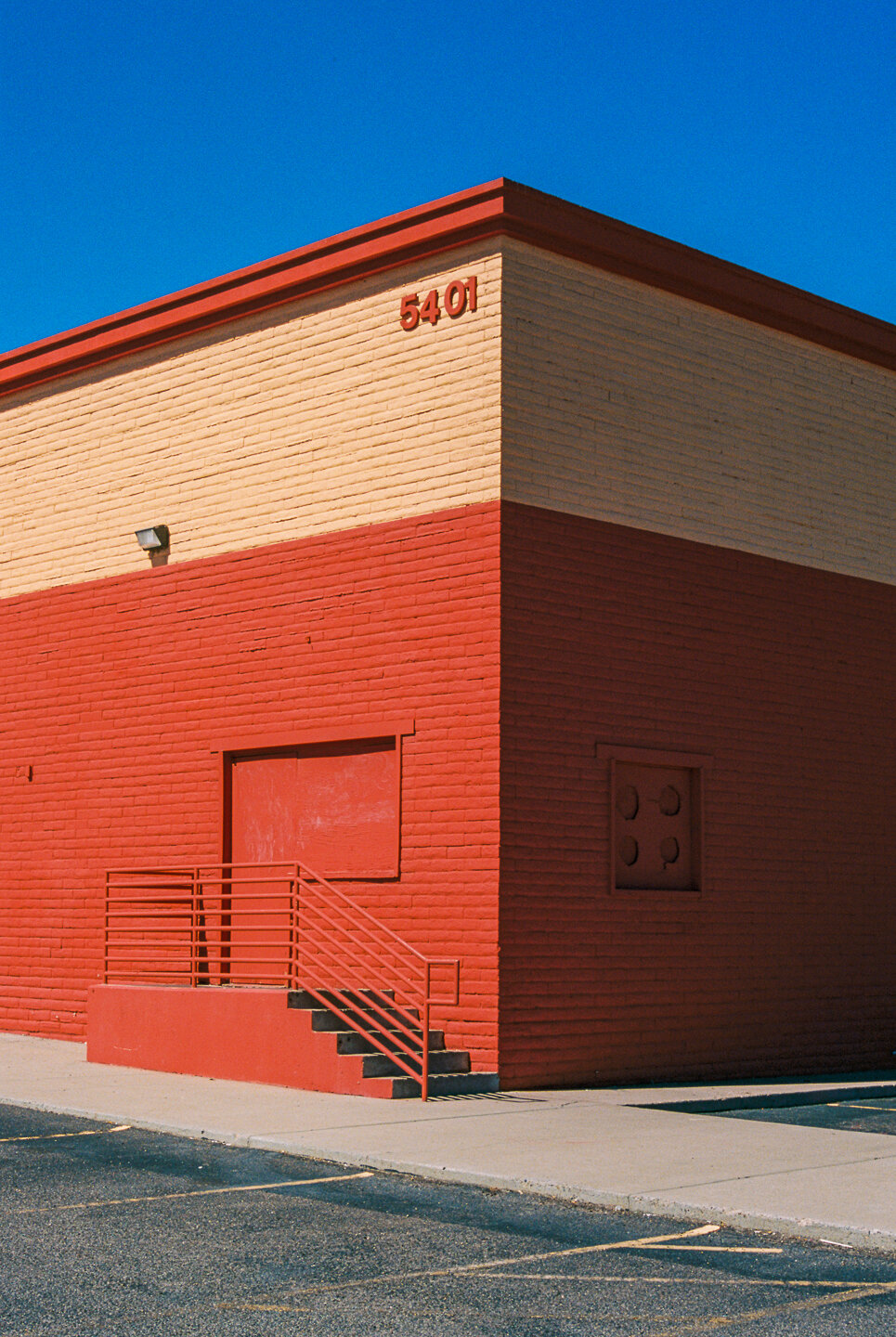 R1-08461-0009.jpg